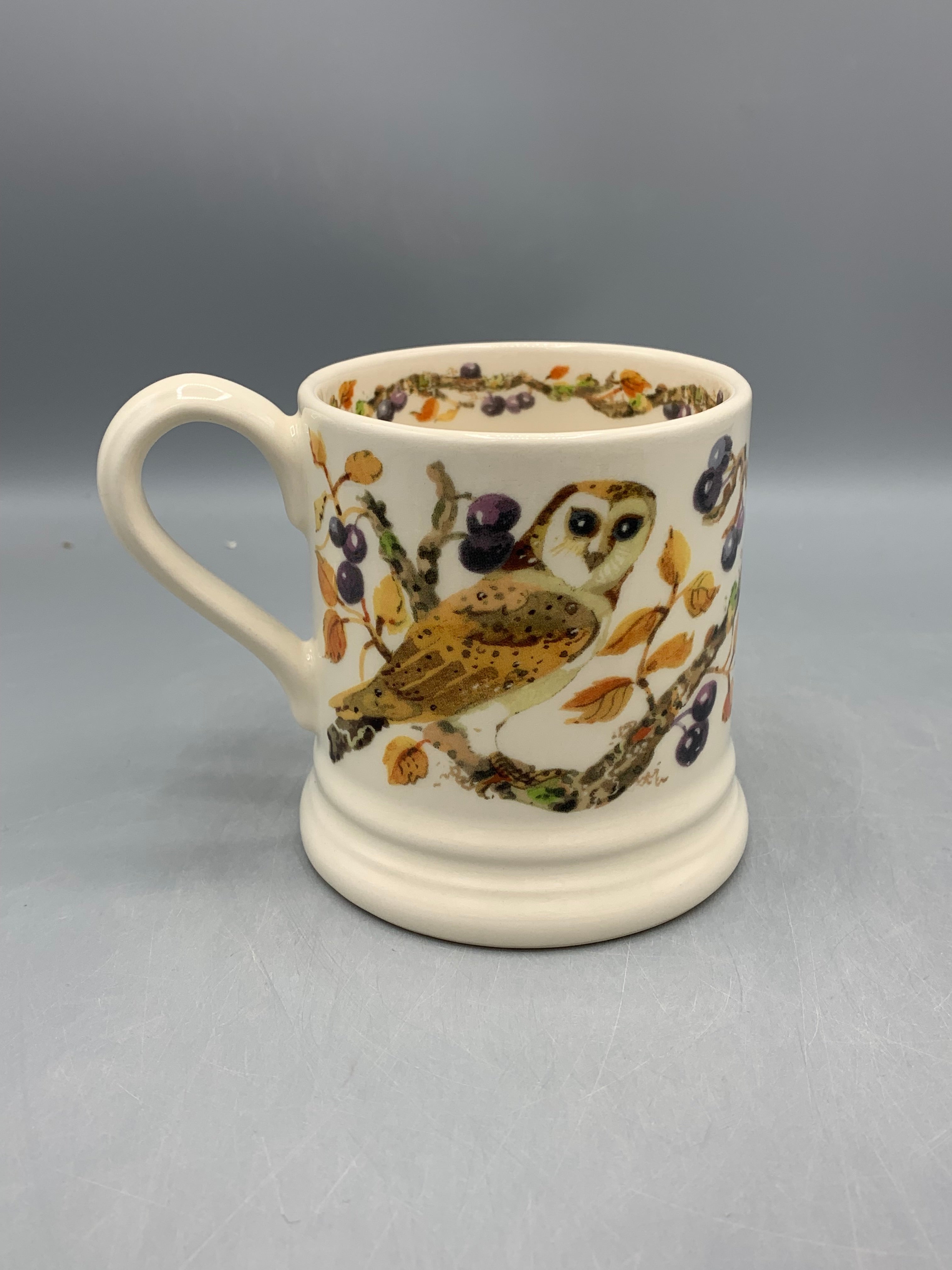 1/2 Pint Mug Owl In Sloe Berries