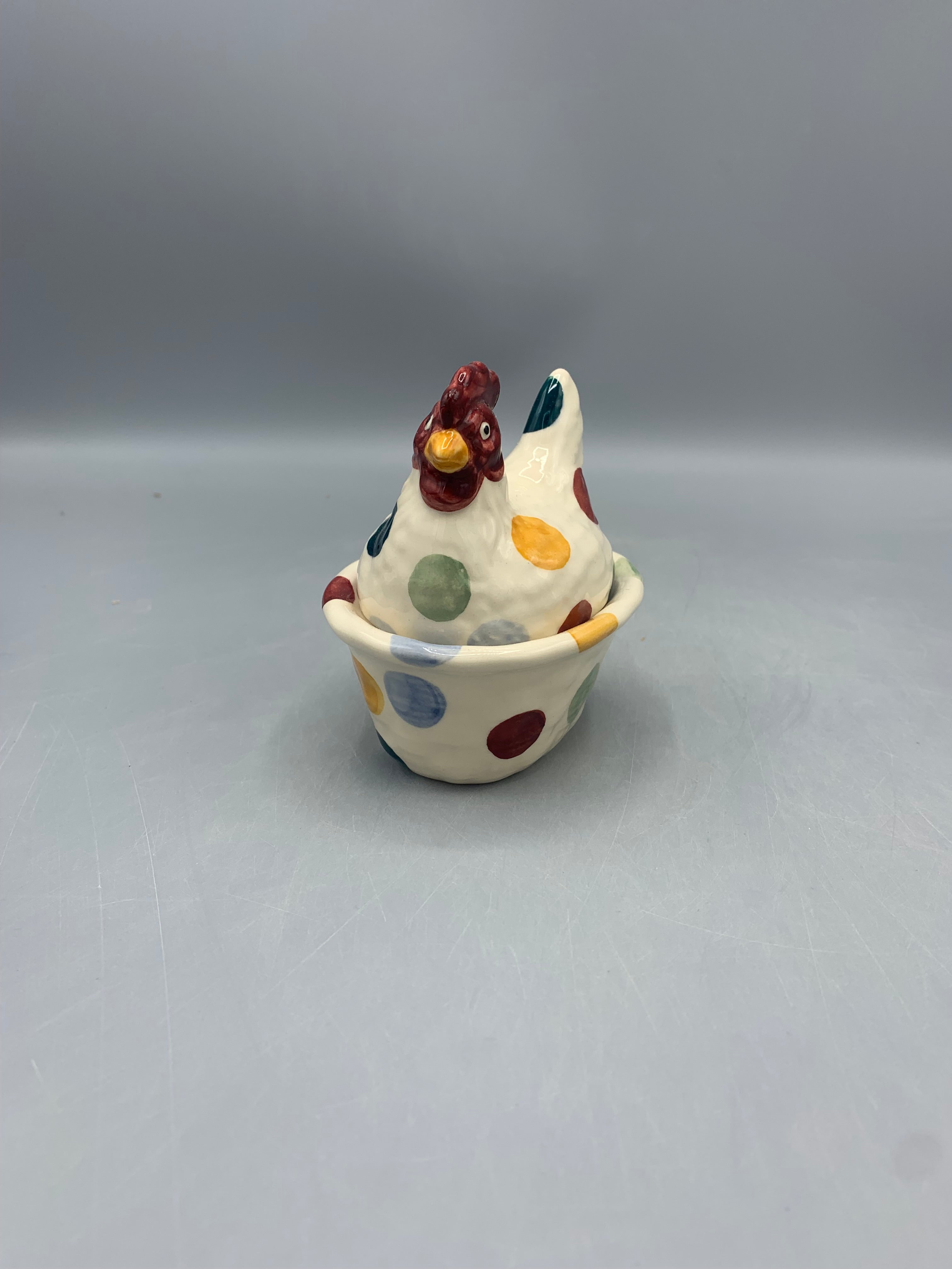 Small Hen On Nest Polka Dot Tweedehands, cracelee