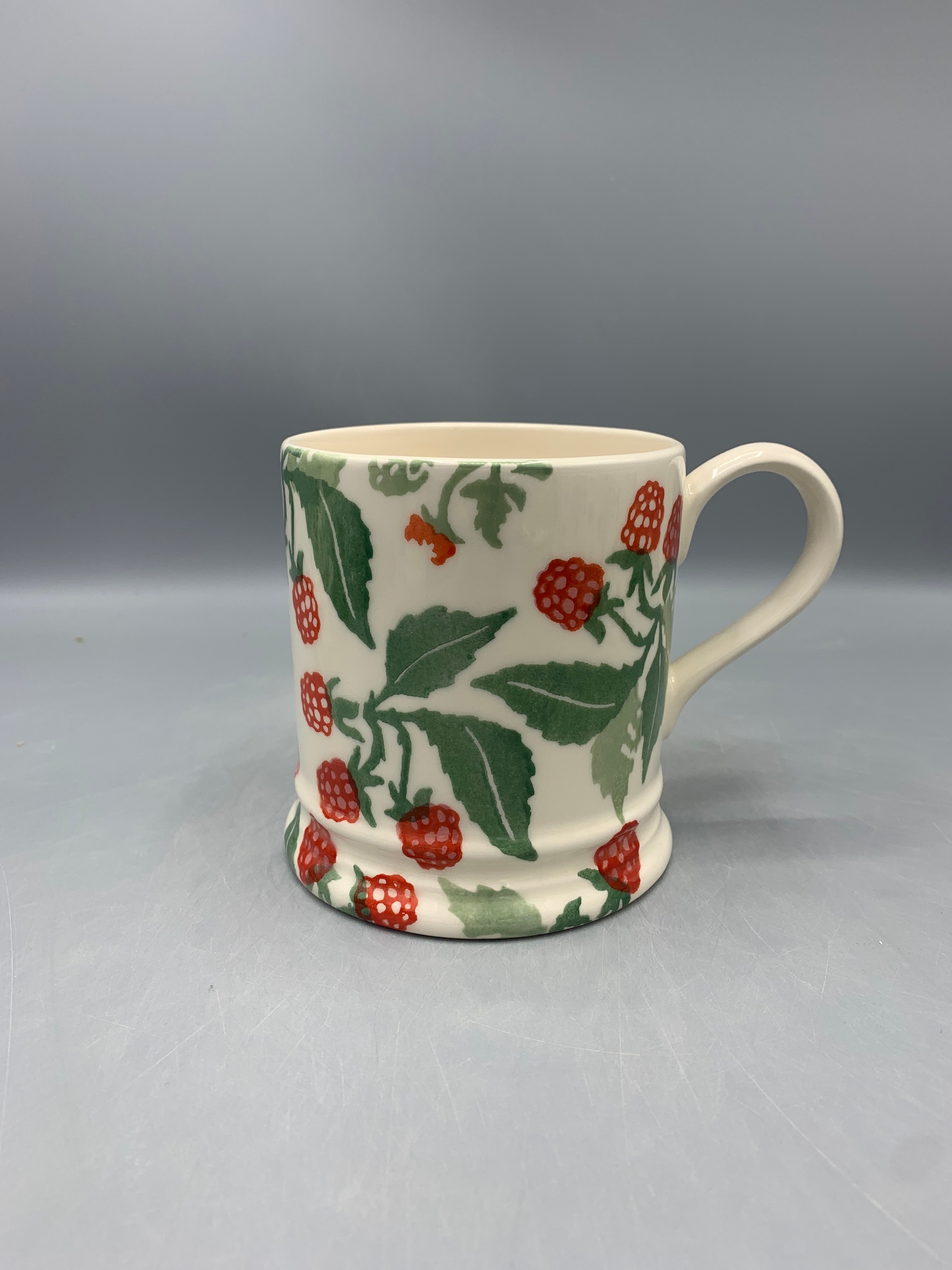 1 Pint Mug Raspberries