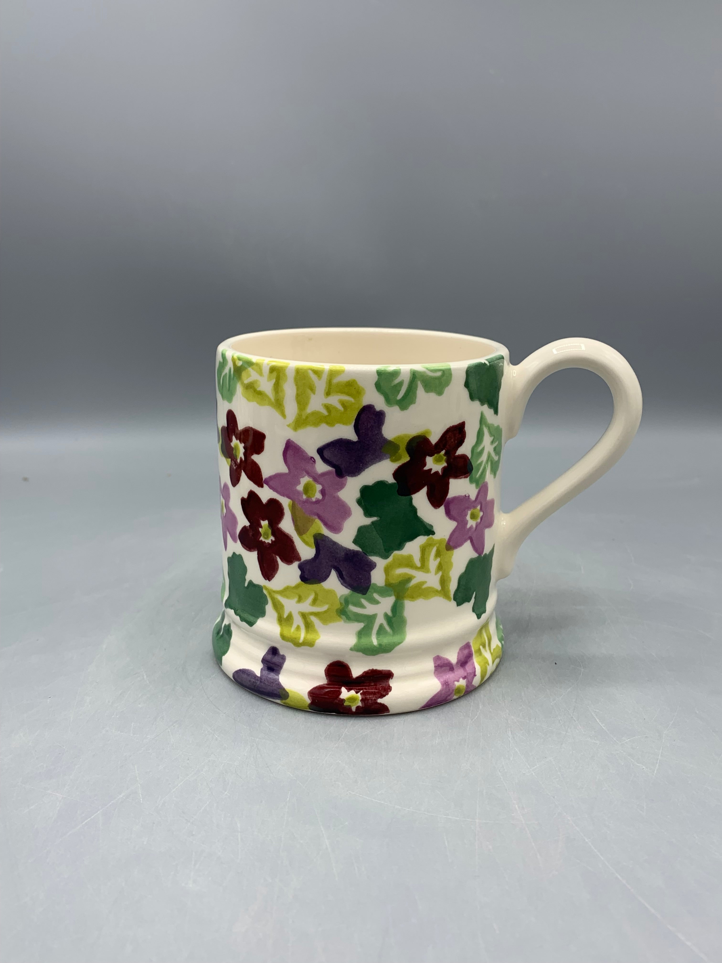 1/2 Pint Mug Sweet Violets