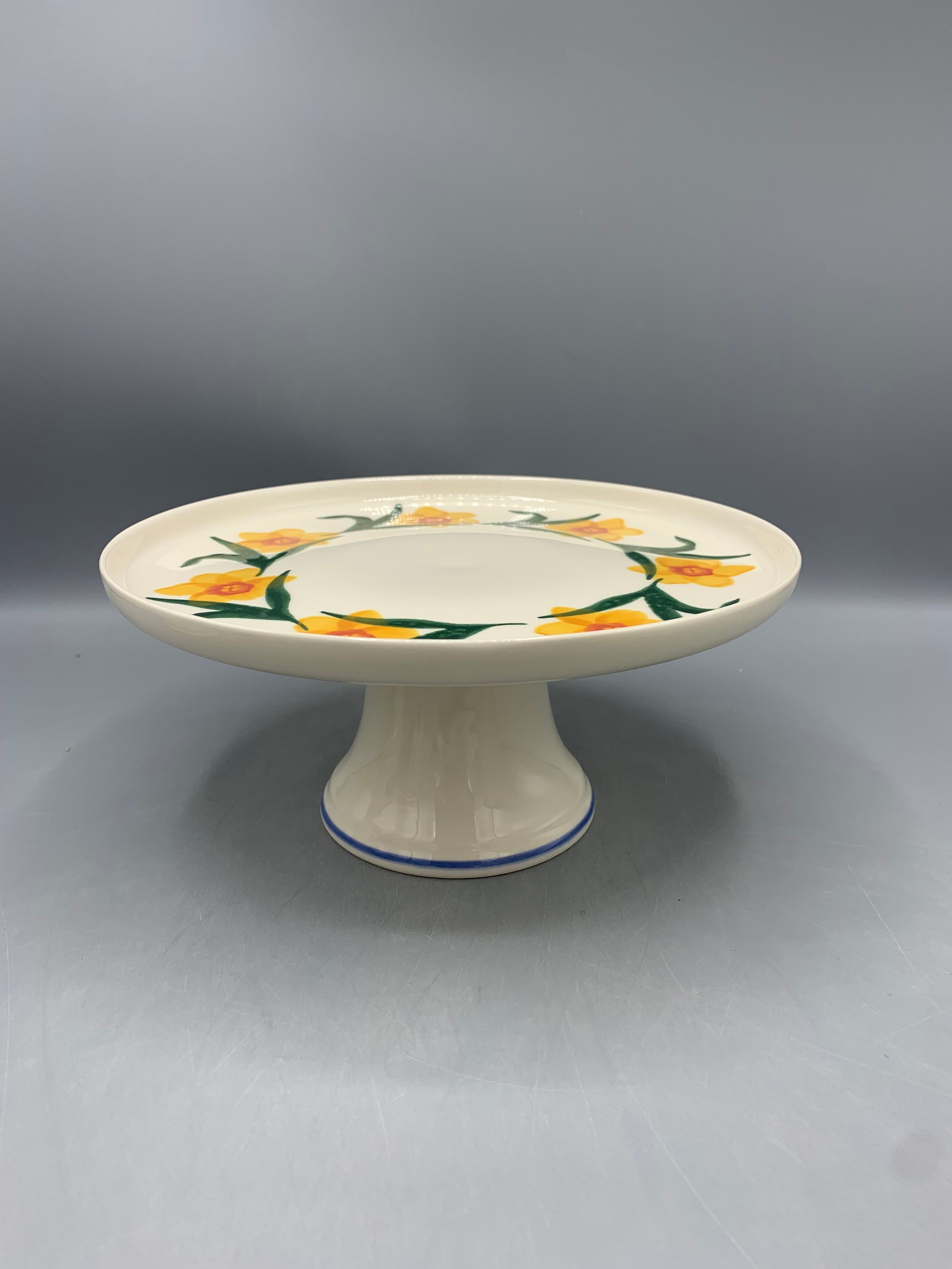 Small Cake Stand Windblown Daffodils B Keus