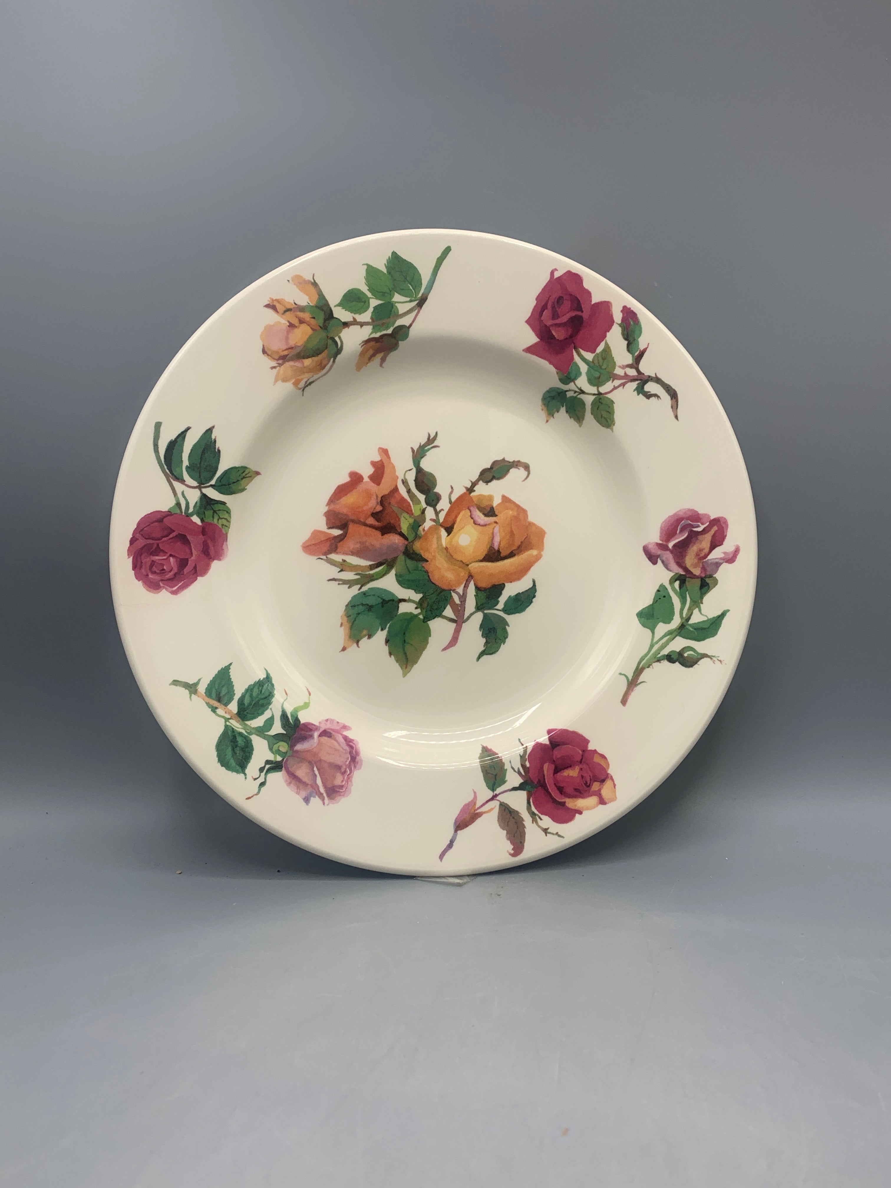 8 1/2 Inch Plate Granny'S Roses
