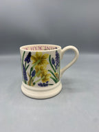 1/2 Pint Mug Crocus Tete a Tete Grape Hyacint