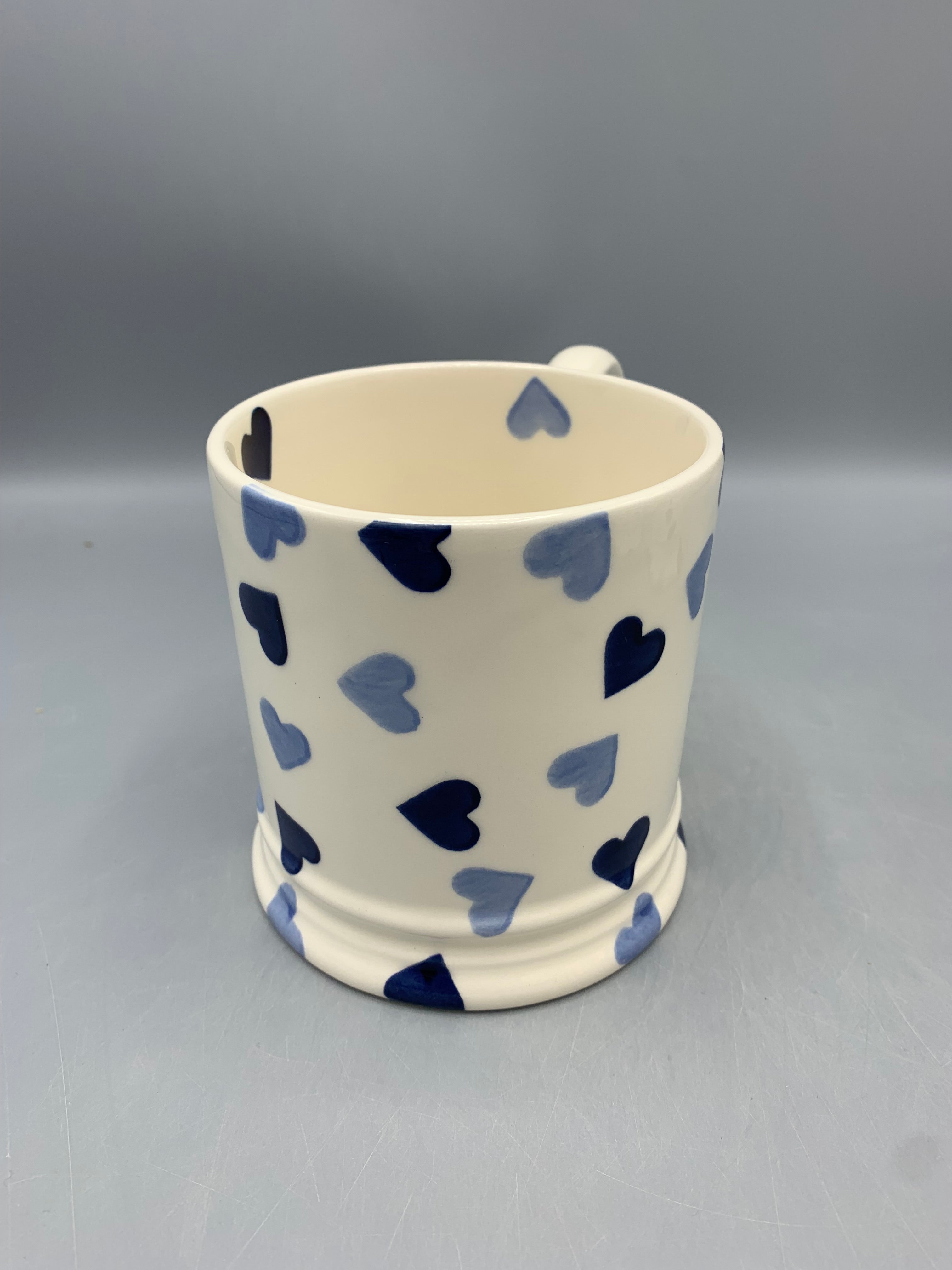 1 Pint Mug Blue Hearts