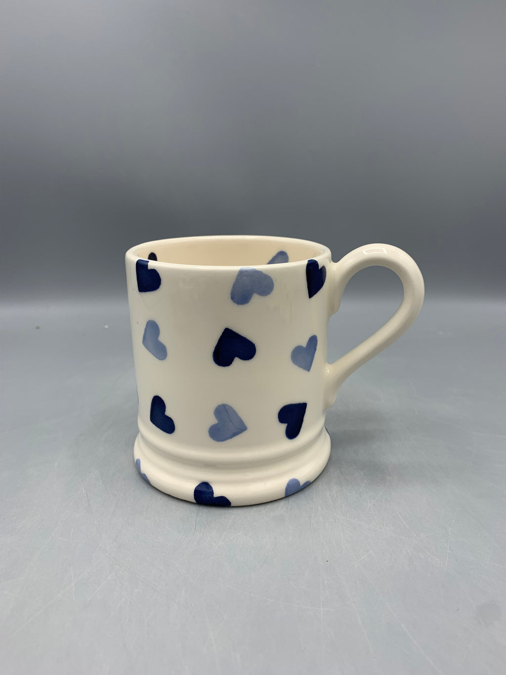1/2 Pint Mug Blue Hearts