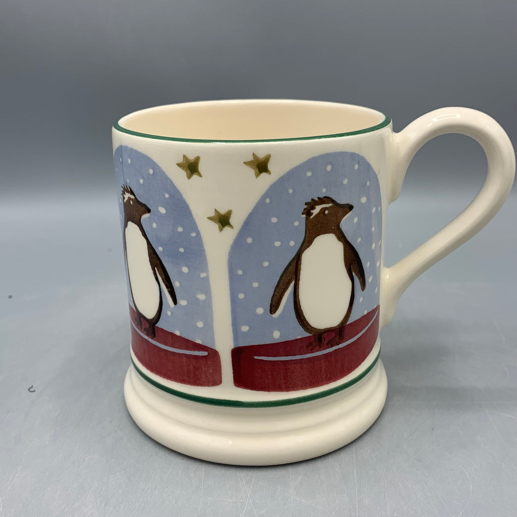 1/2 Pint Mug Penquin Snow Globe