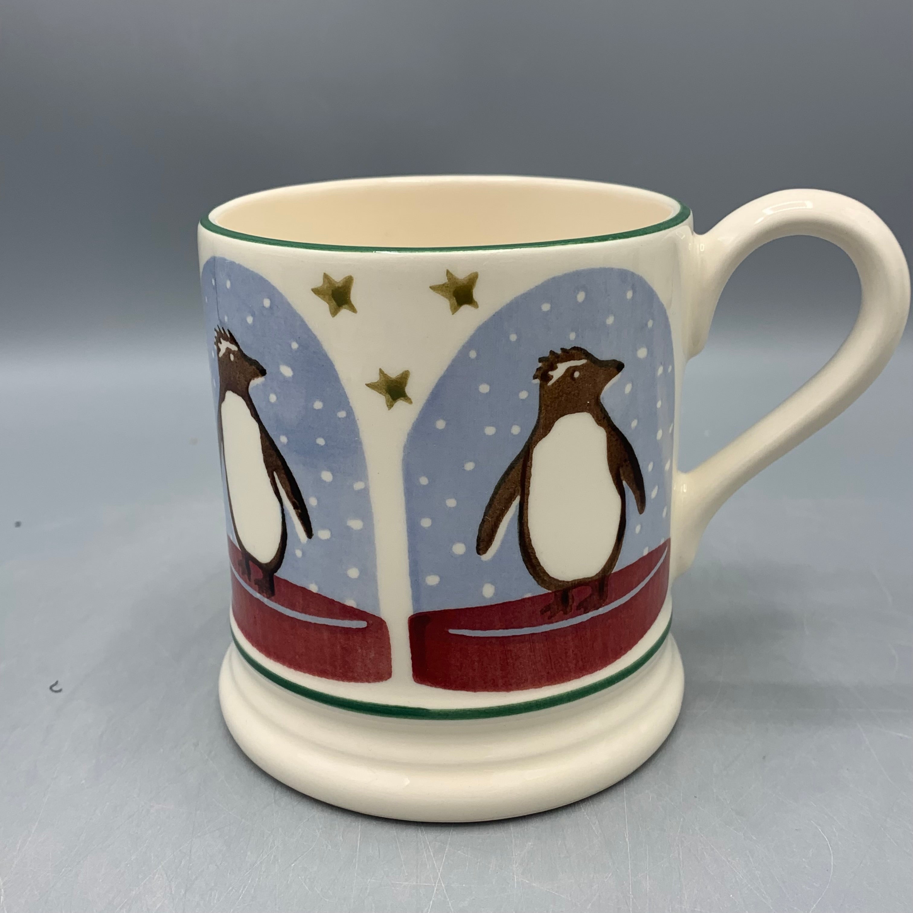 1/2 Pint Mug Penquin Snow Globe