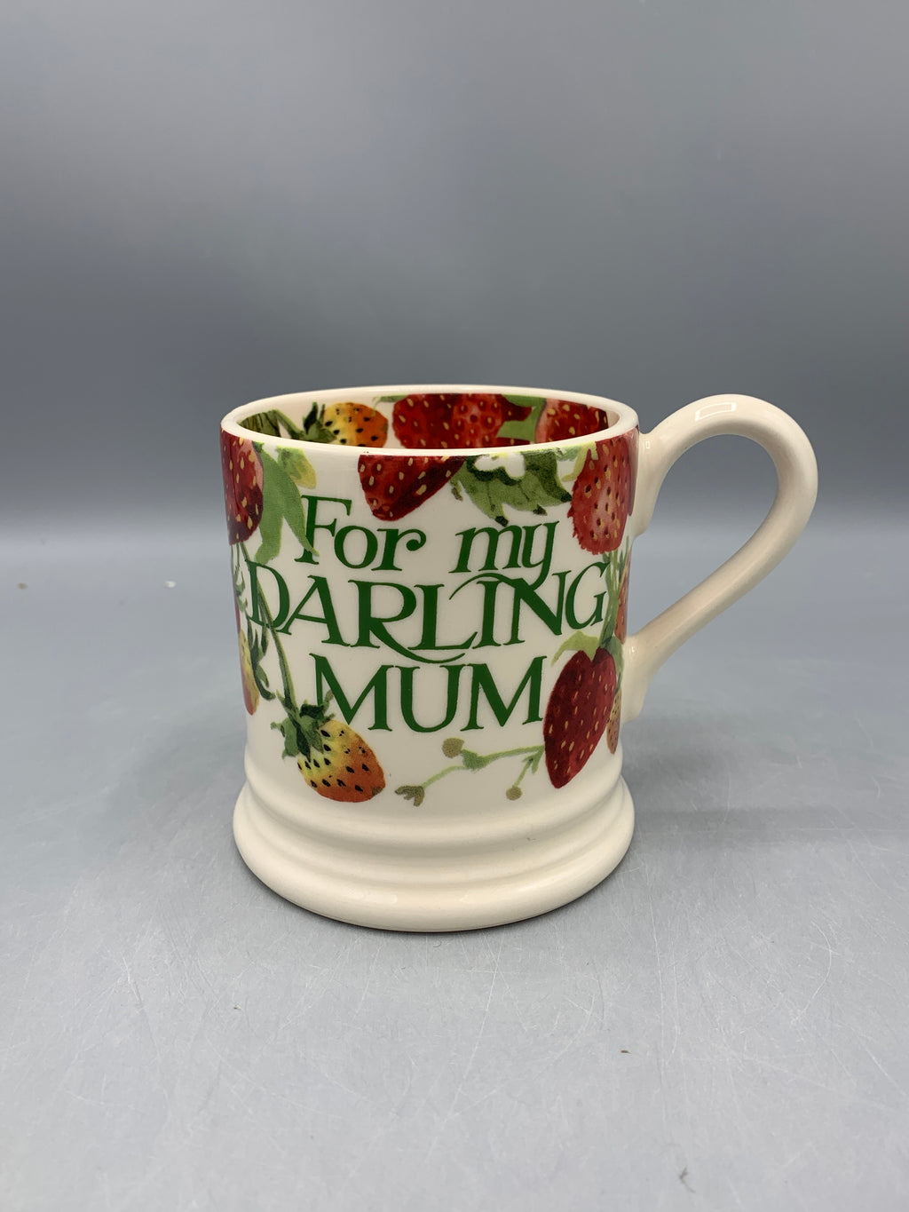 1/2 Pint Mug Strawberries MUM