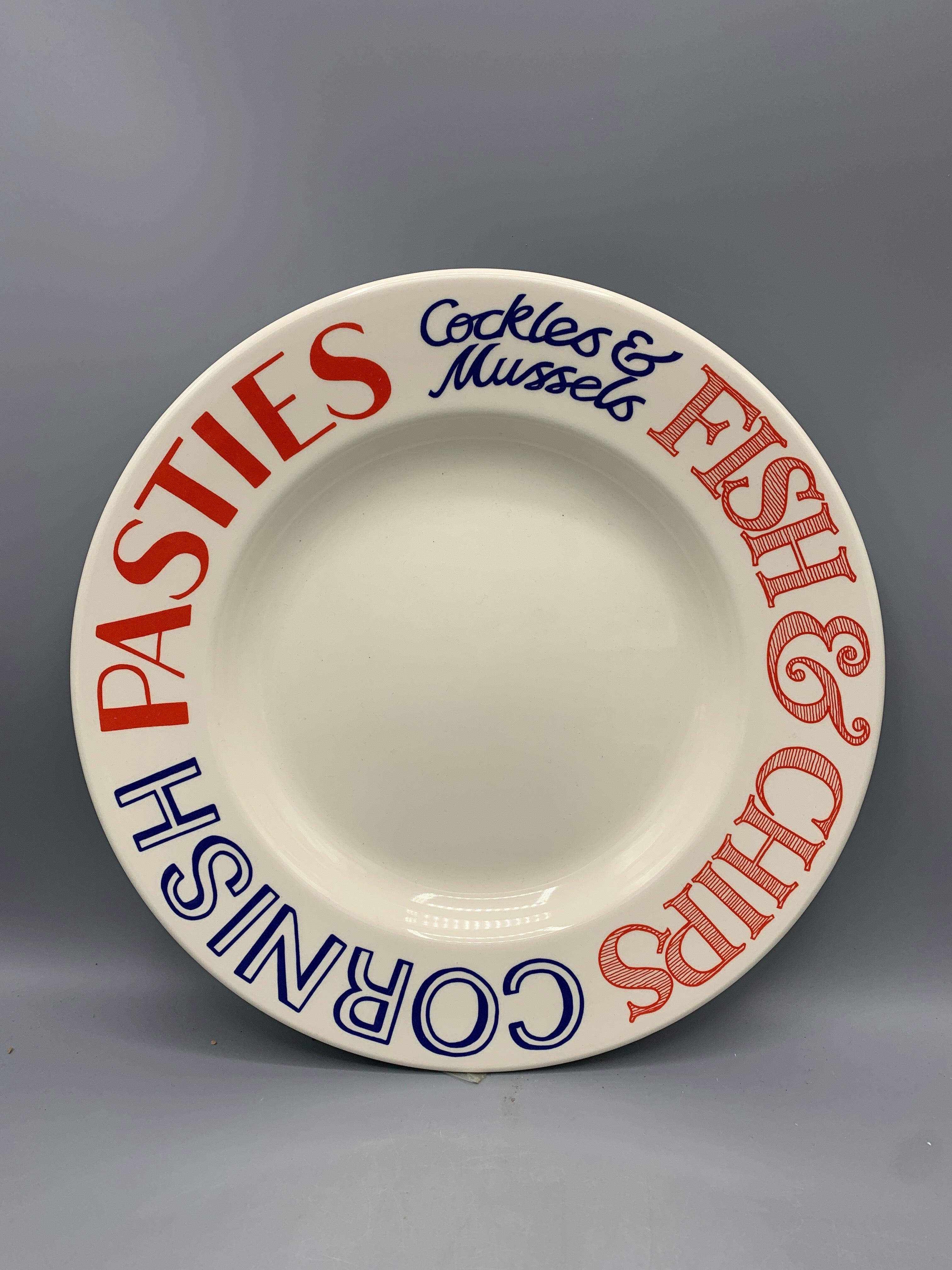 10 1/2 Inch Plate Red &amp; Blue Toast