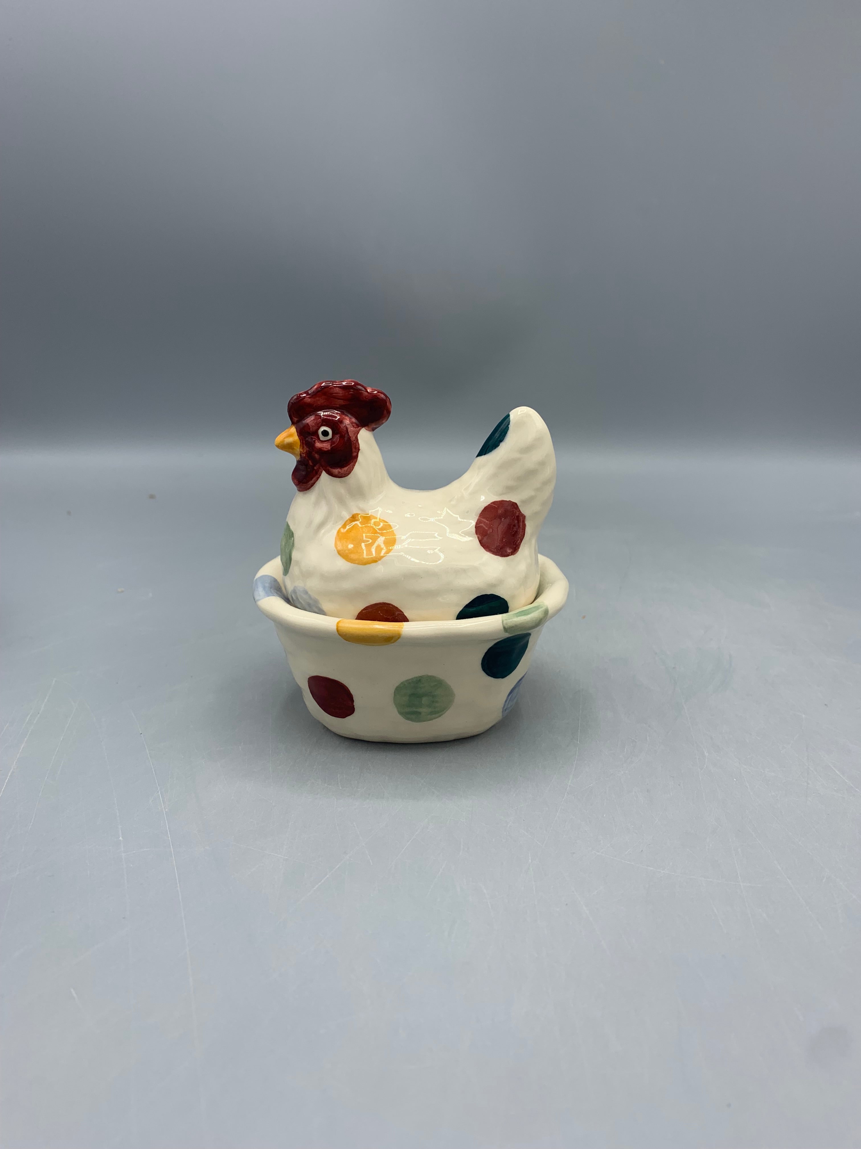 Small Hen On Nest Polka Dot Tweedehands, cracelee