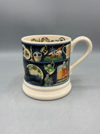 1/2 Pint Mug Spooky Dresser