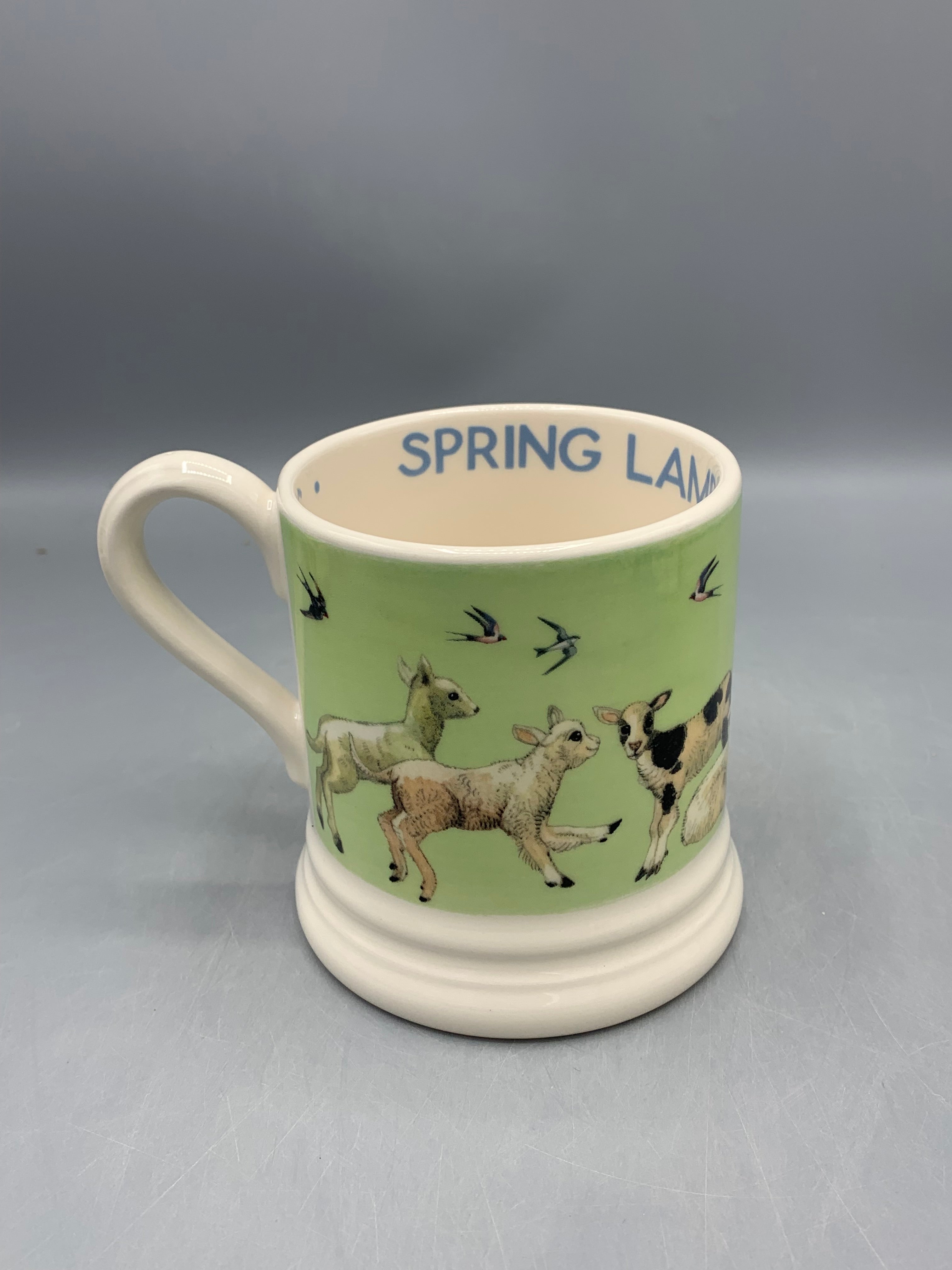 1/2 Pint Mug Spring Lambs