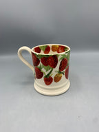 1/2 Pint Mug Strawberries MUM