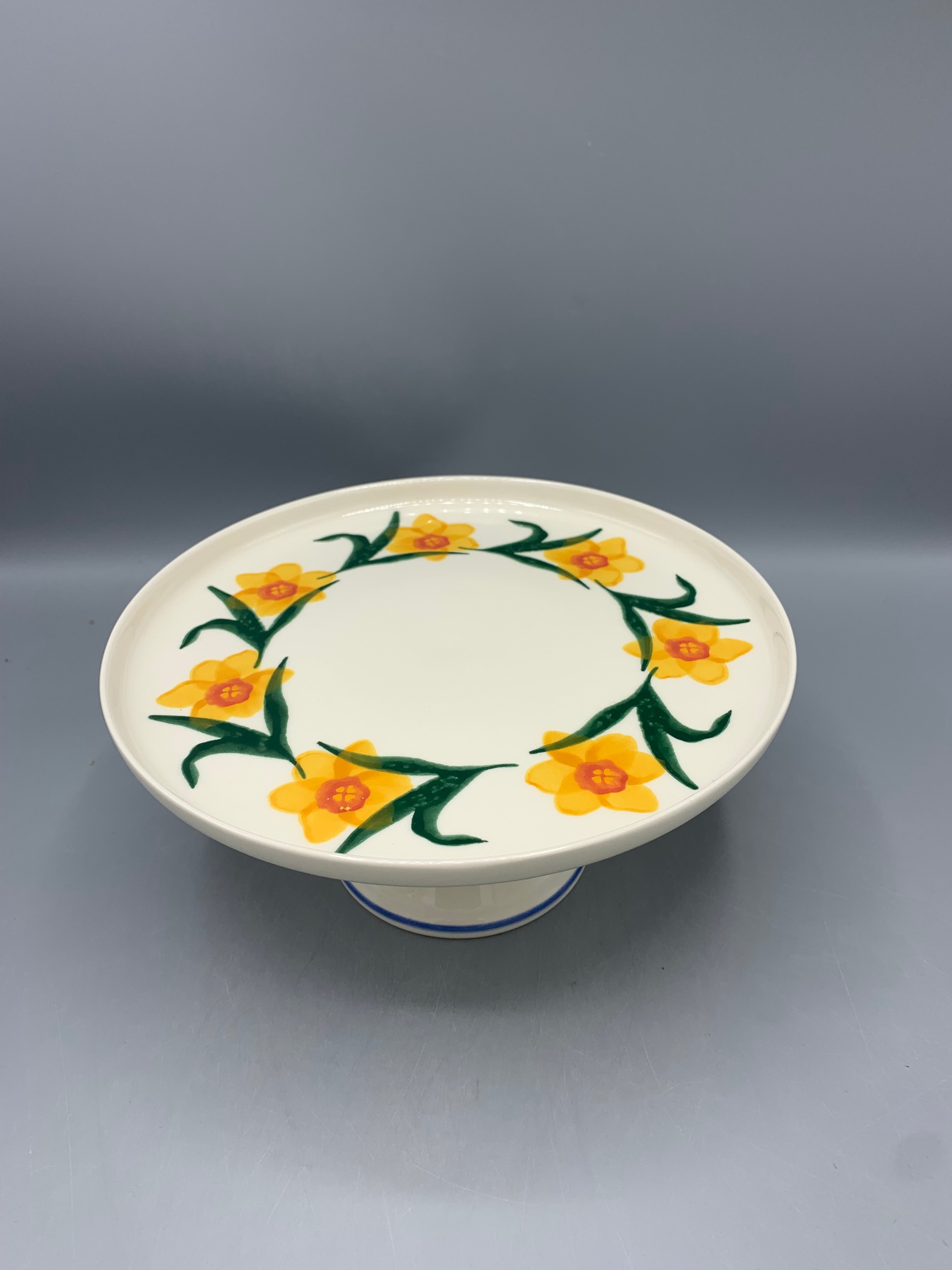 Small Cake Stand Windblown Daffodils B Keus