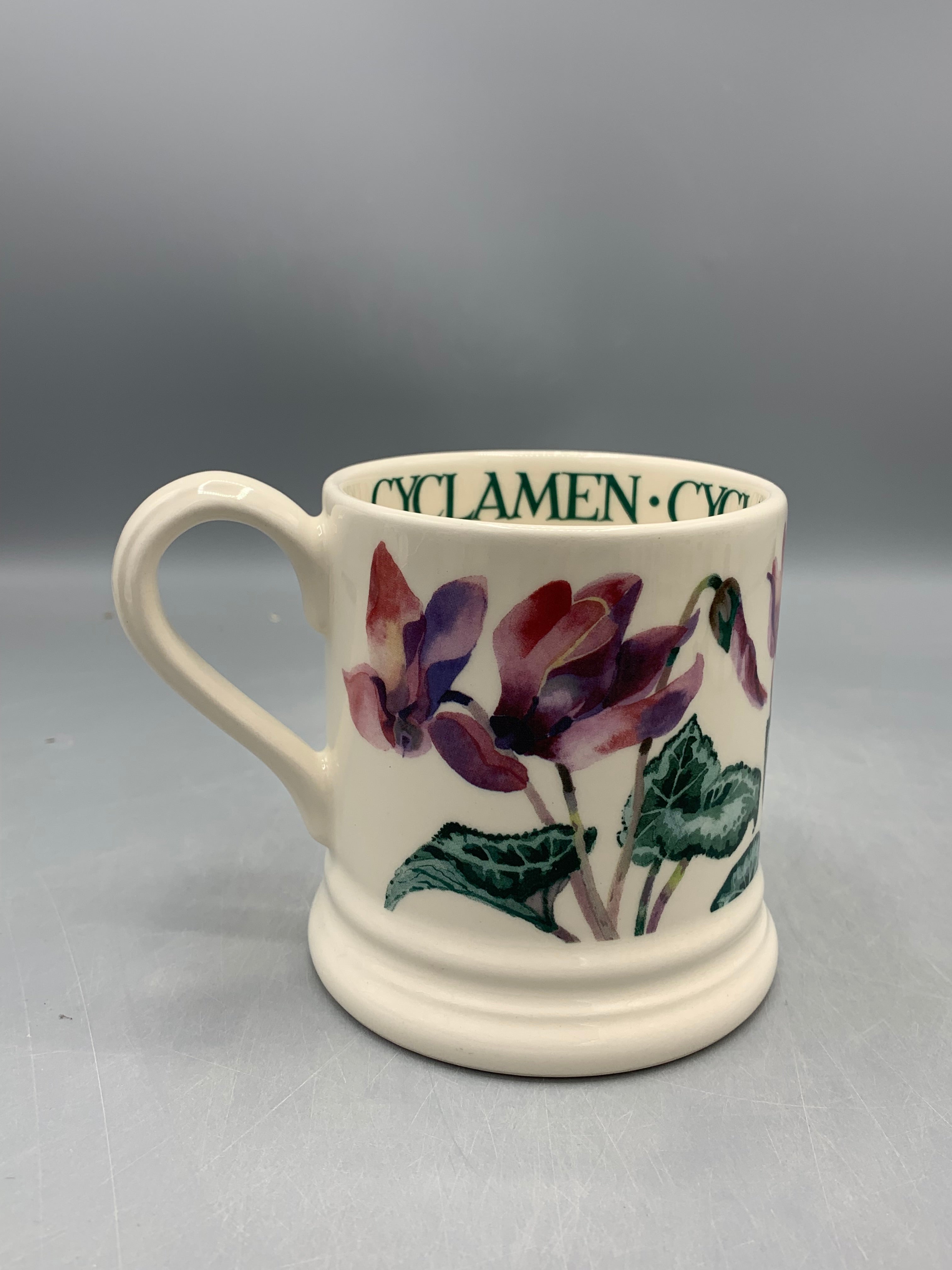 1/2 Pint Mug Cyclamen