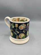 1/2 Pint Mug Spooky Dresser