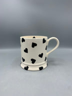 1 Pint Mug Black Hearts