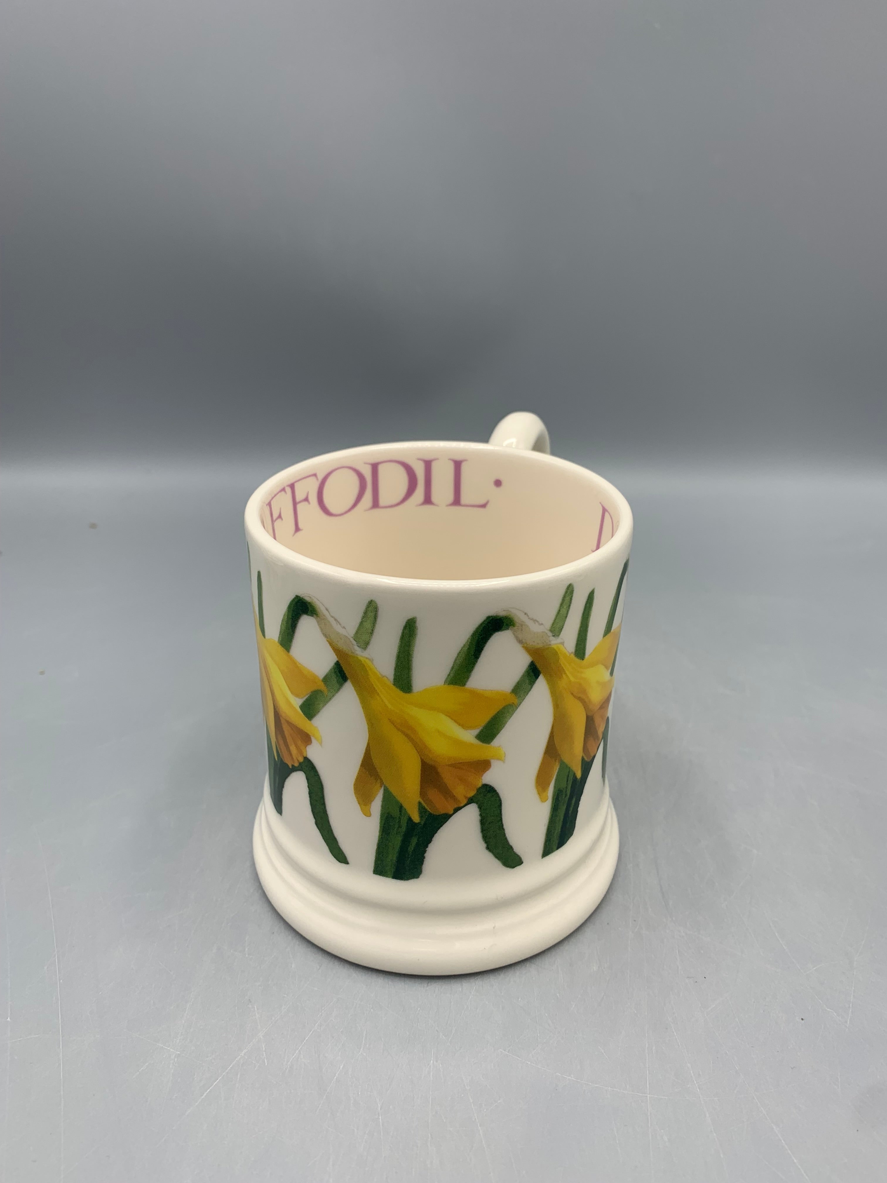1/2 Pint Mug Daffodils
