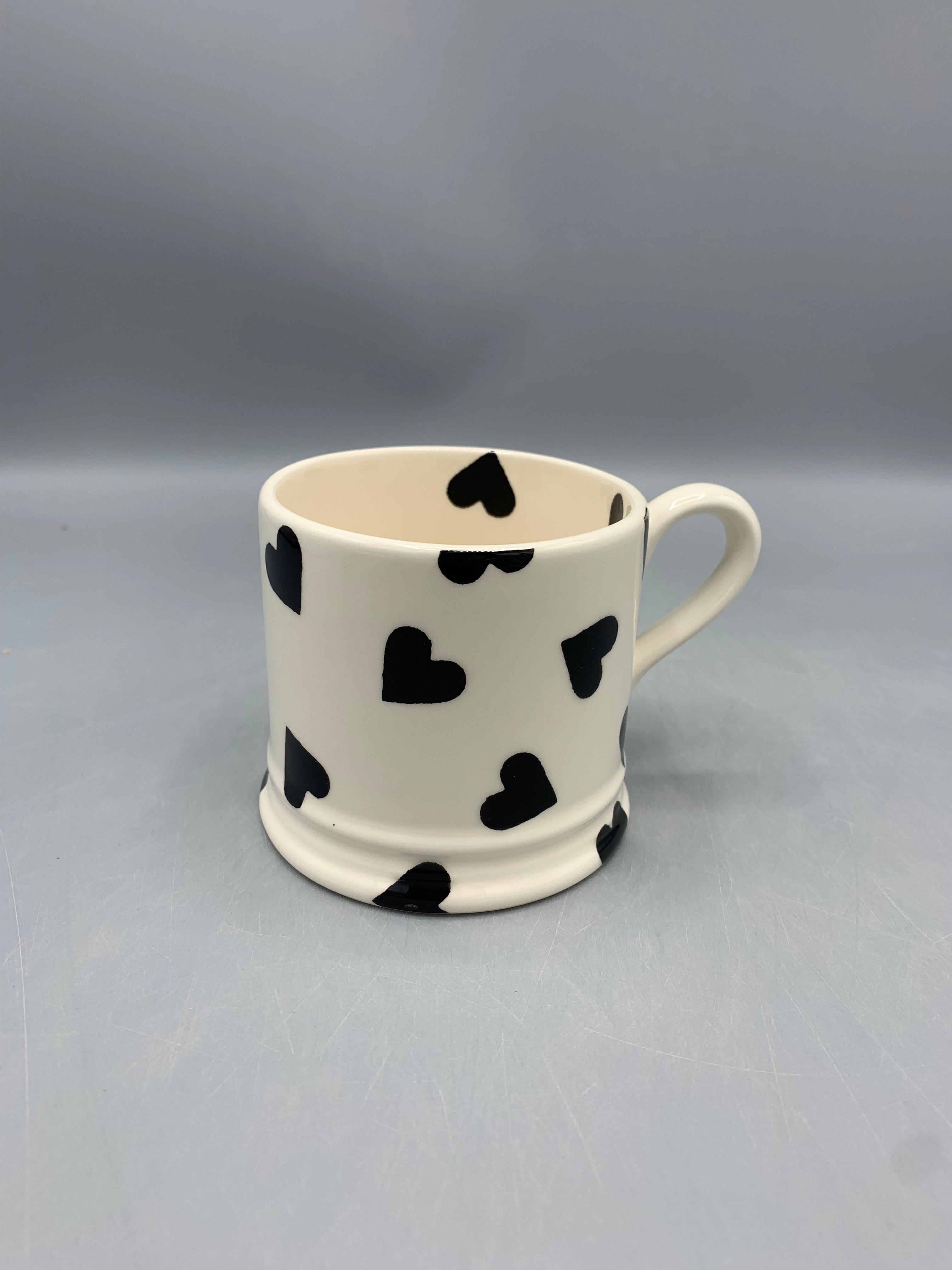 Small Mug Black Hearts