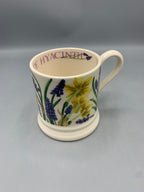 1/2 Pint Mug Crocus Tete a Tete Grape Hyacint