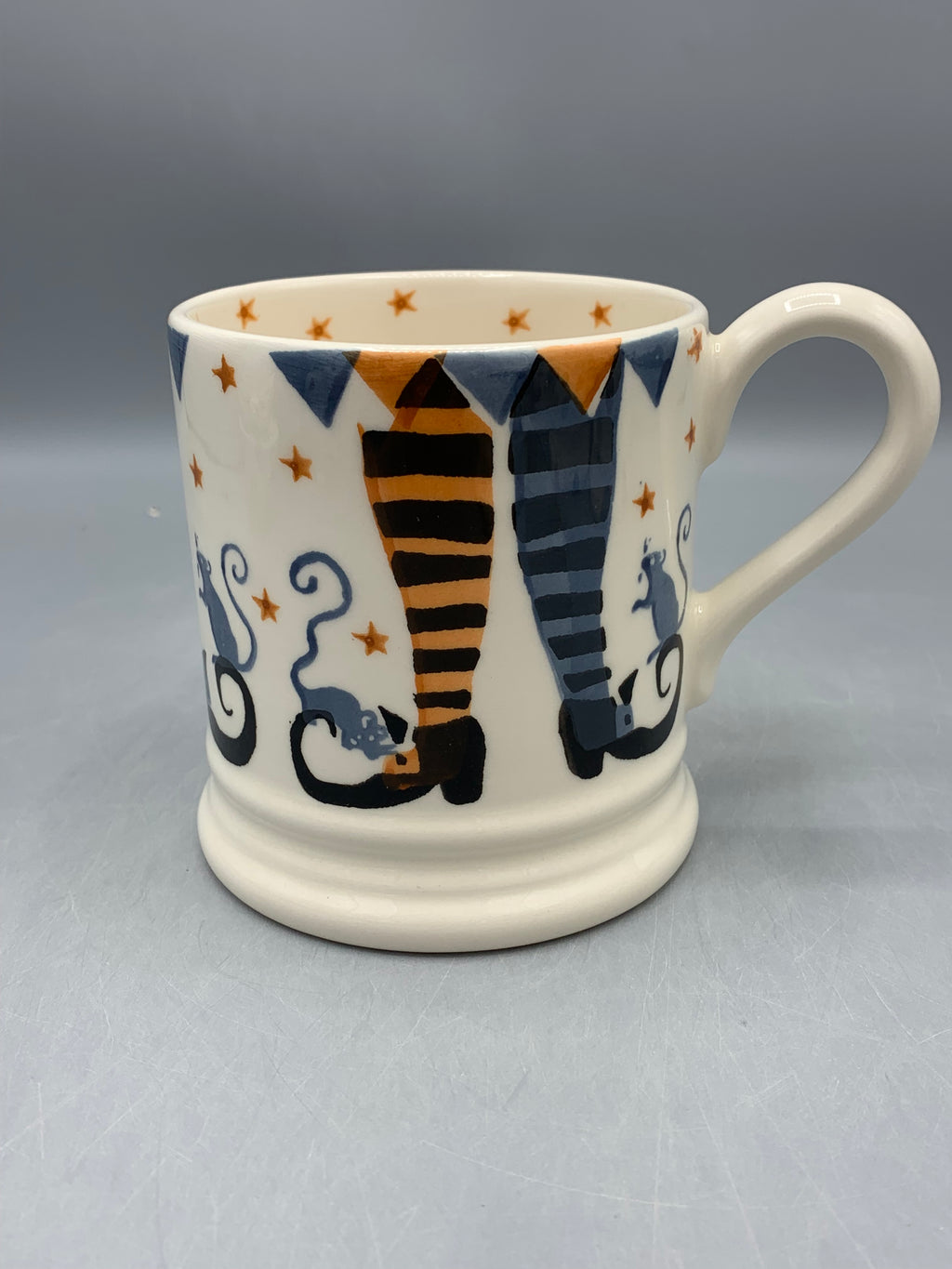 1/2 Pint Mug Witches Feet