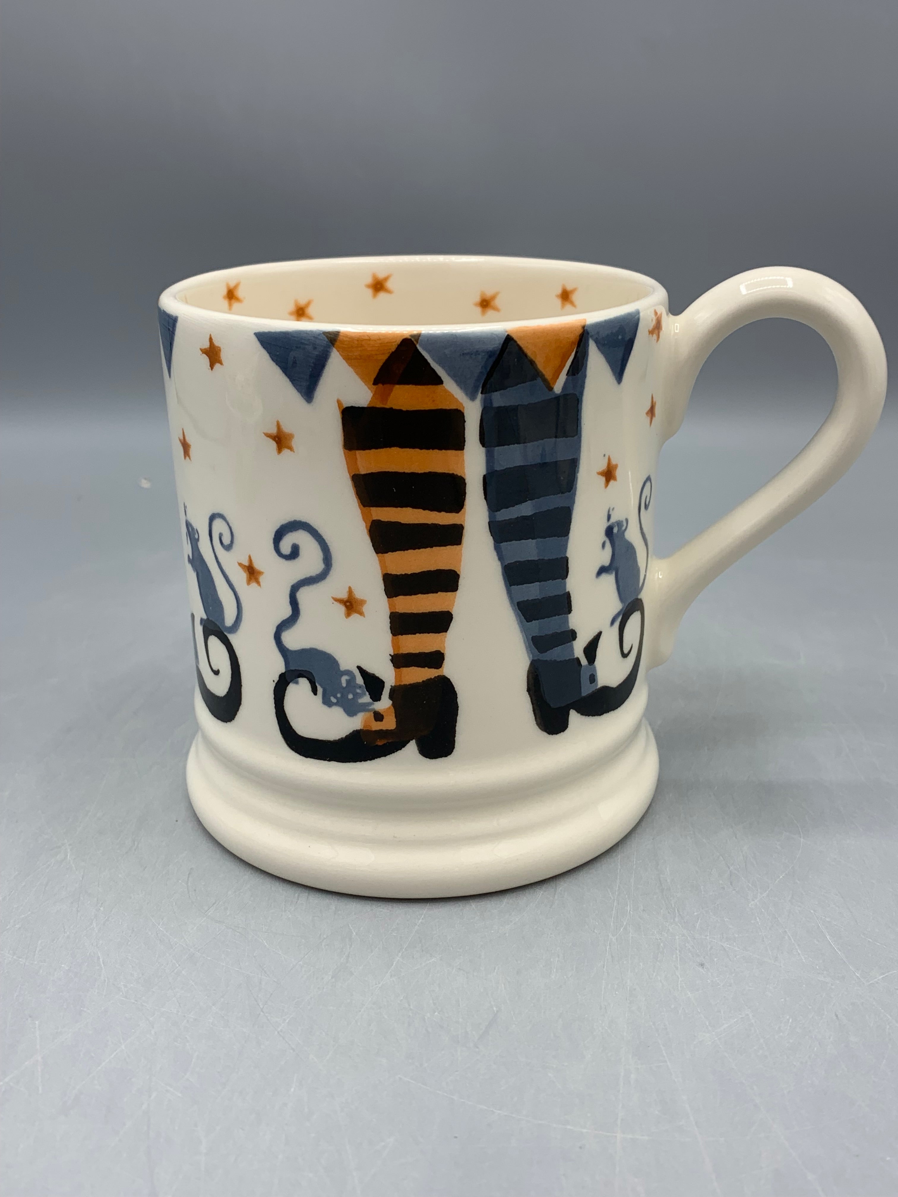 1/2 Pint Mug Witches Feet