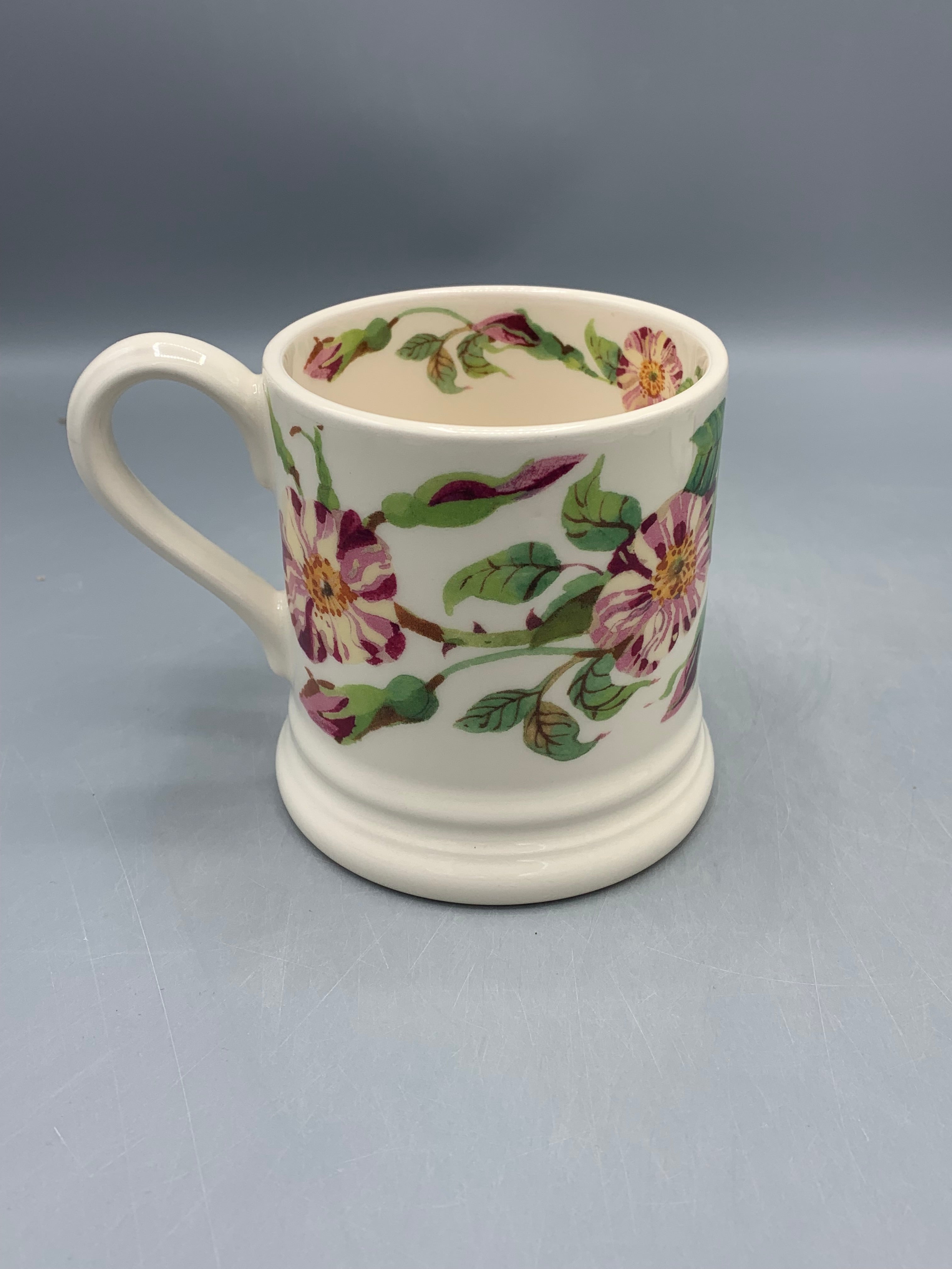 1/2 Pint Mug Rosa Mundi