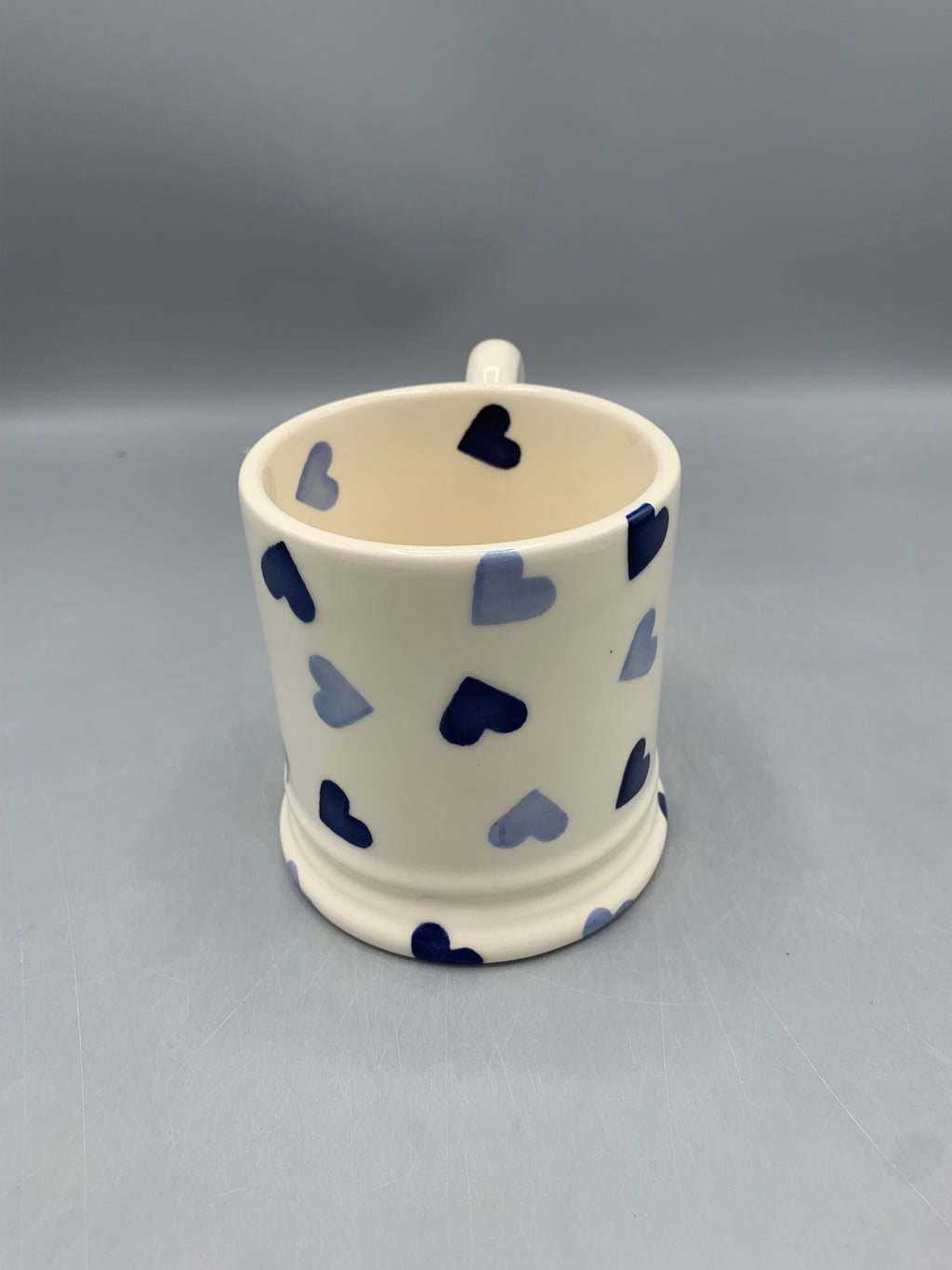 1/2 Pint Mug Blue Hearts