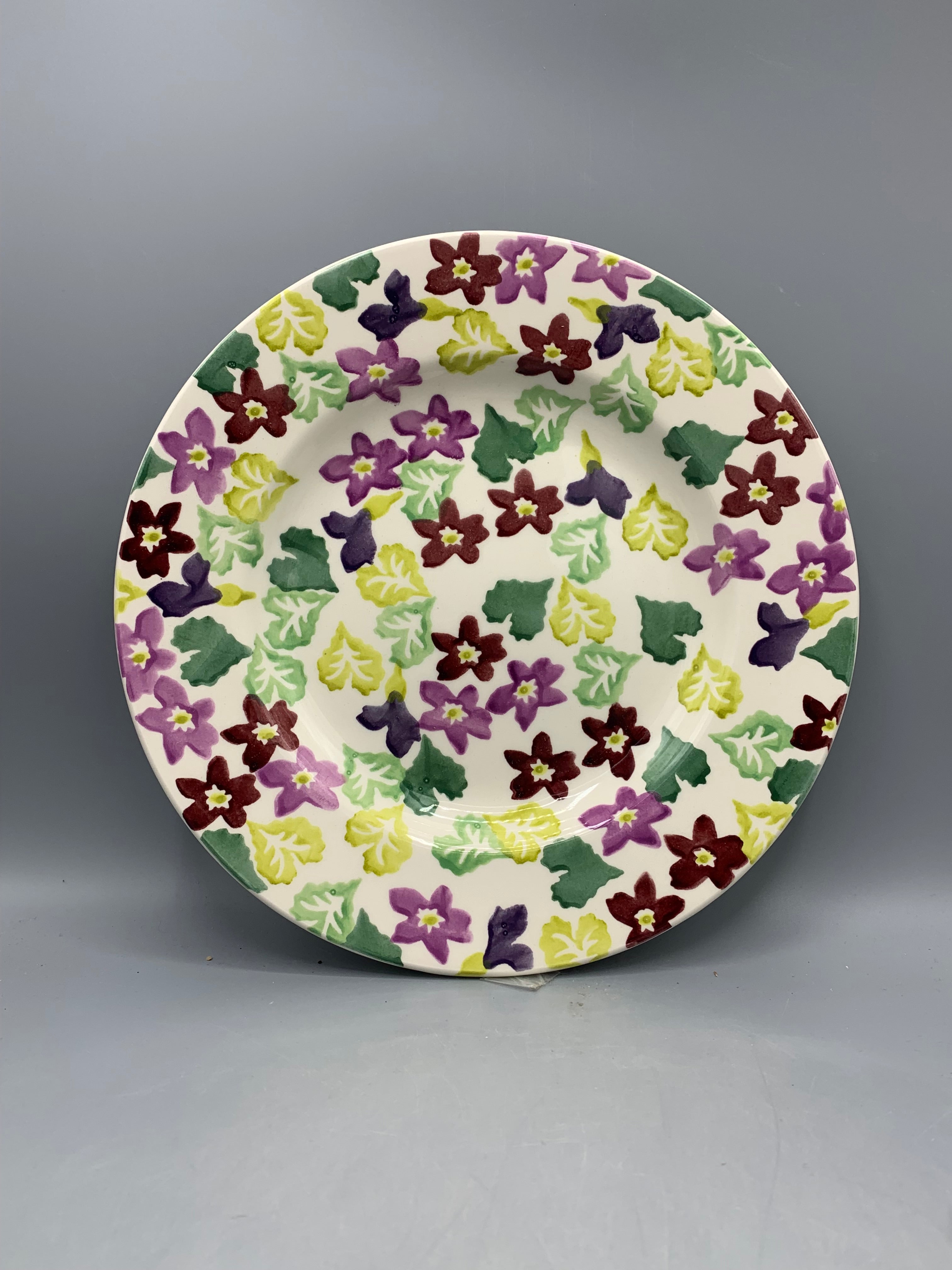 8 1/2 Inch Plate Sweet Violets