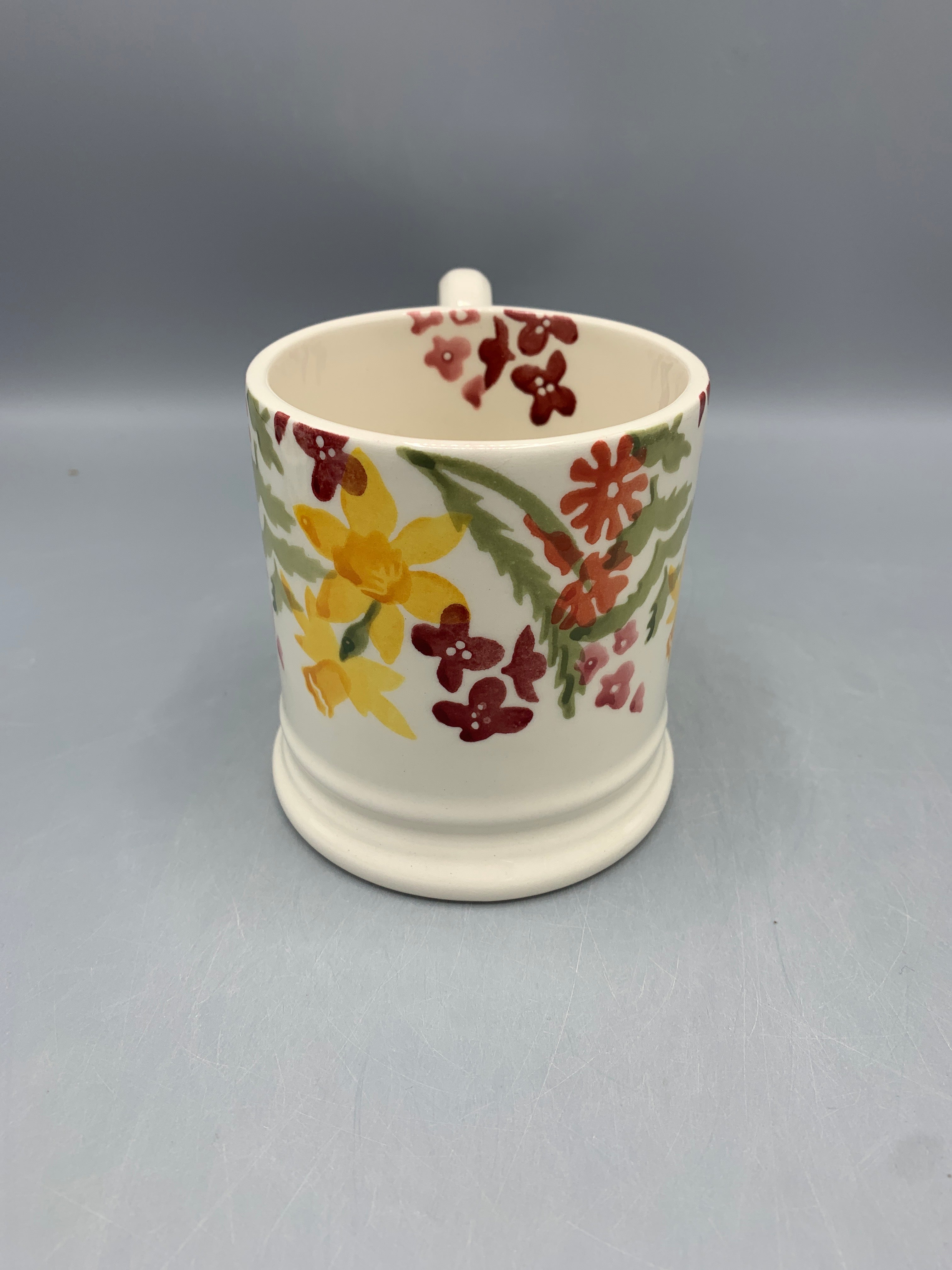 1/2 Pint Mug Wild Daffodils