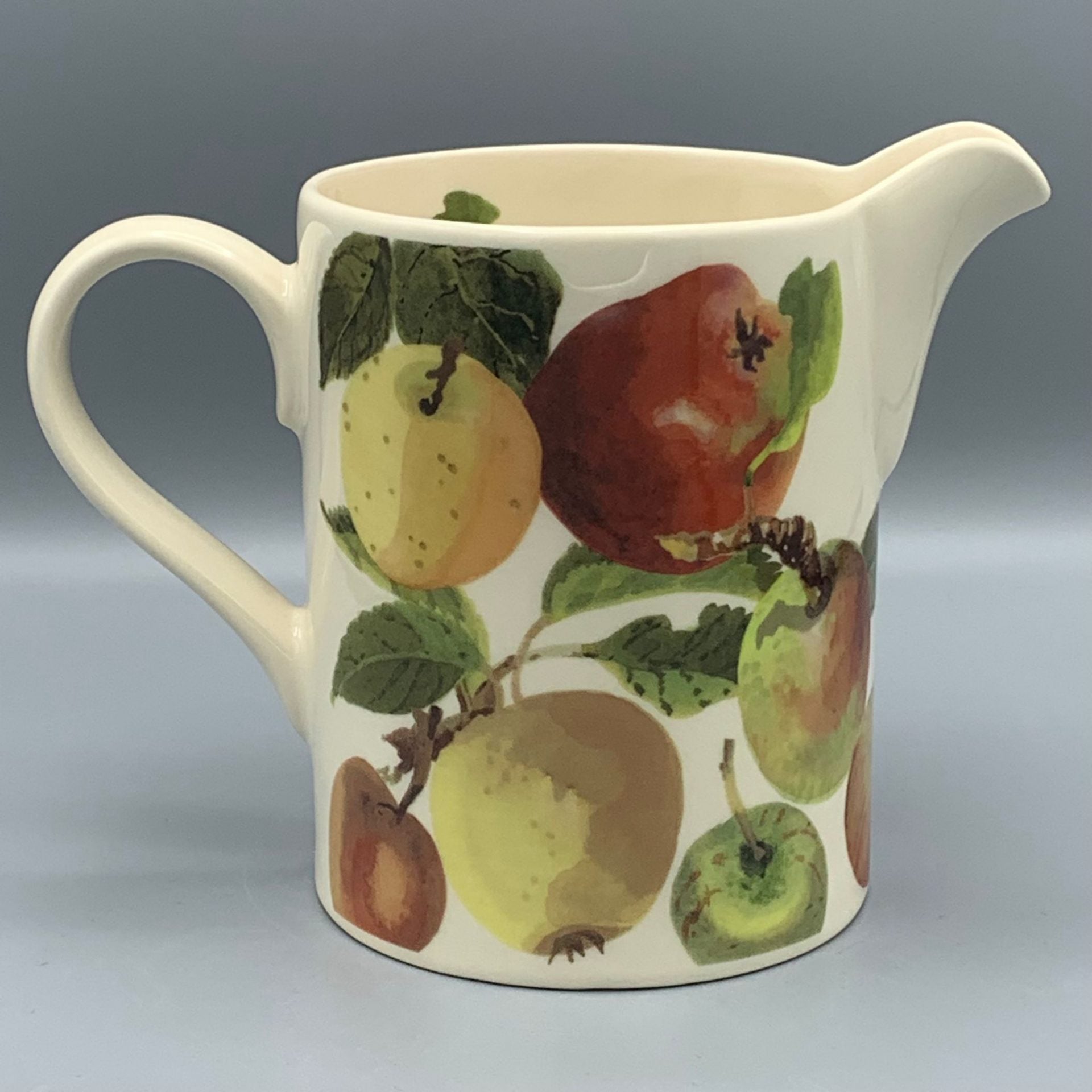 Large Straight Jug Apples B Choice
