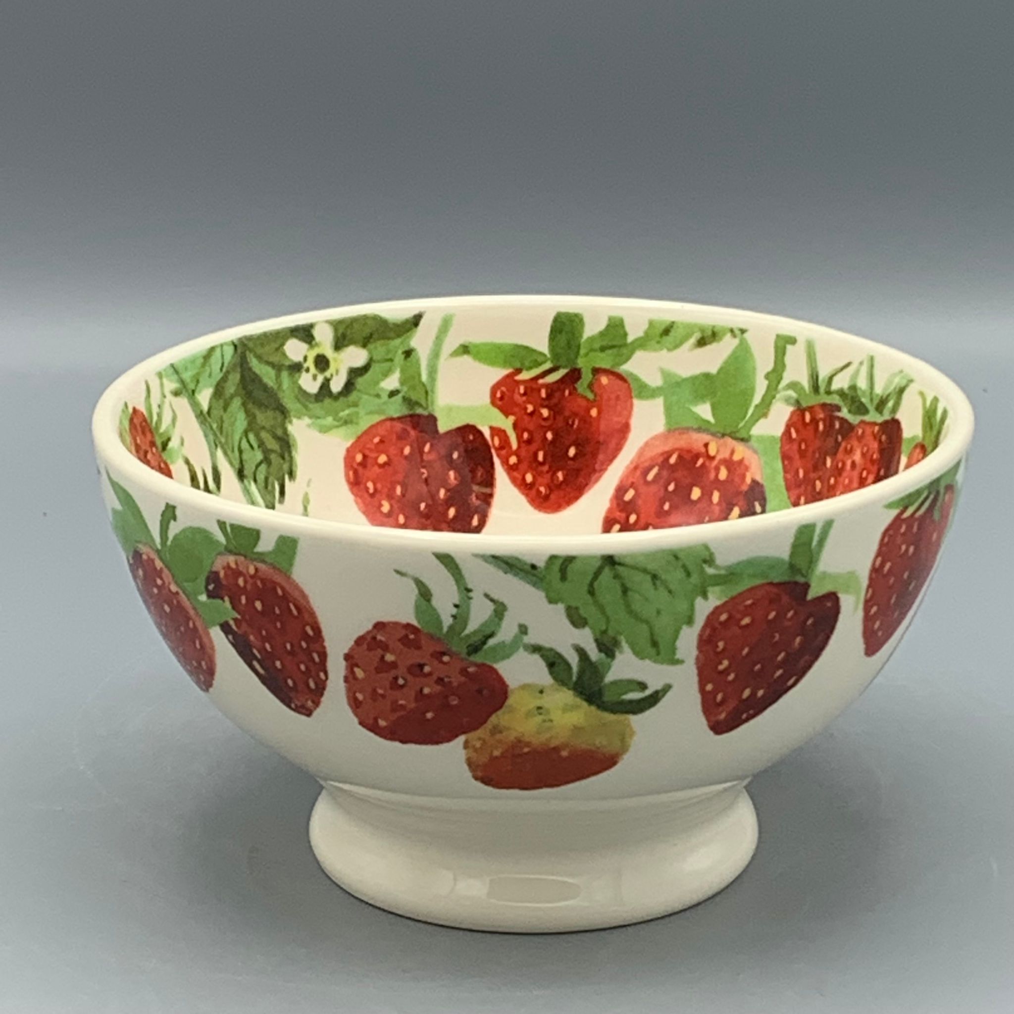 French Bowl Strawberries B Keus