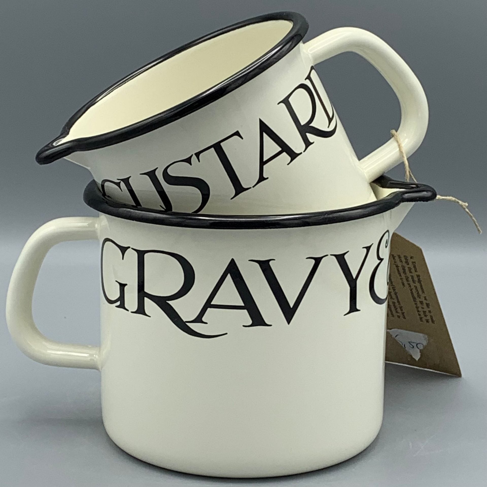 Emaillierter großer Krug, schwarzer Toast