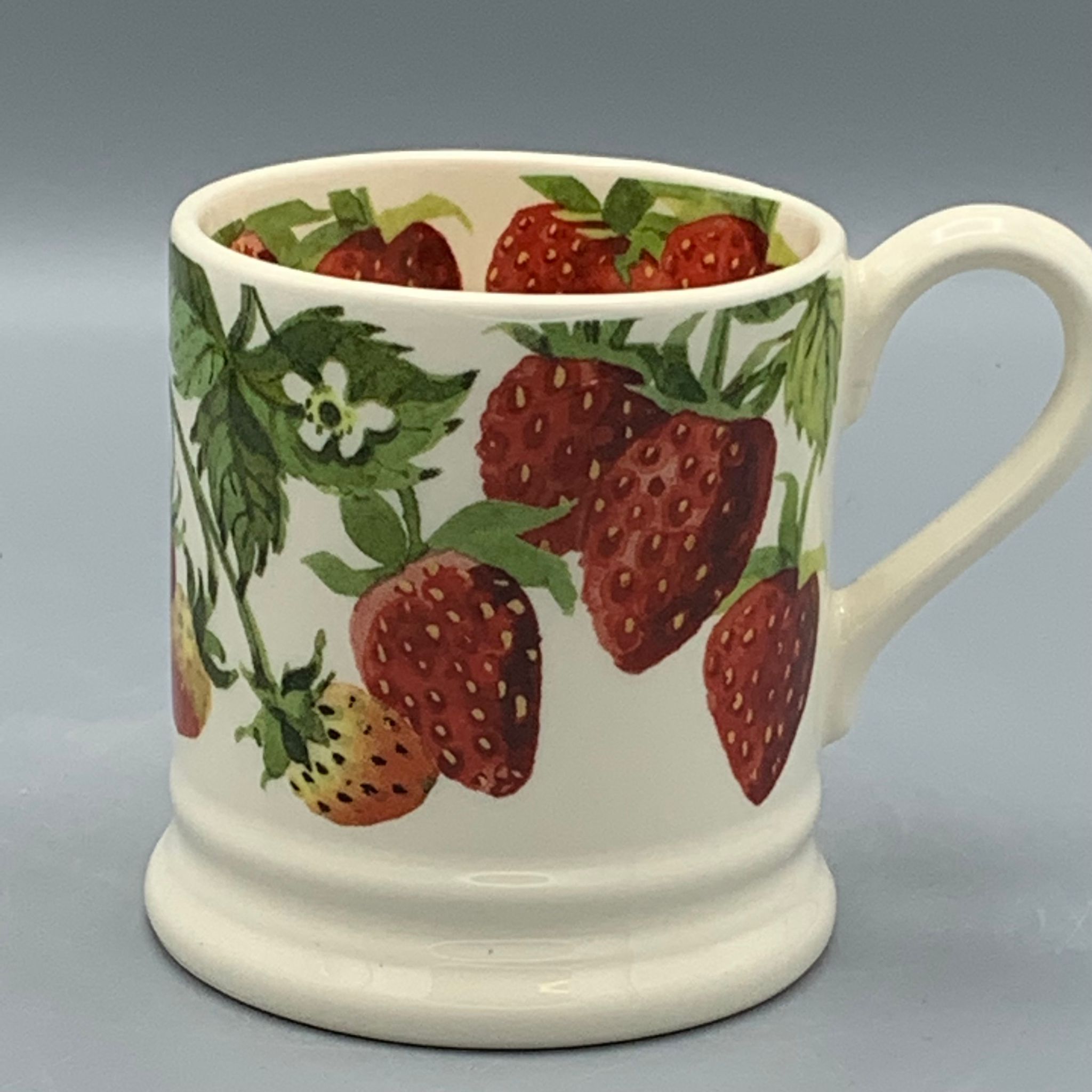 1/2 Pint Mug Strawberries B Keus