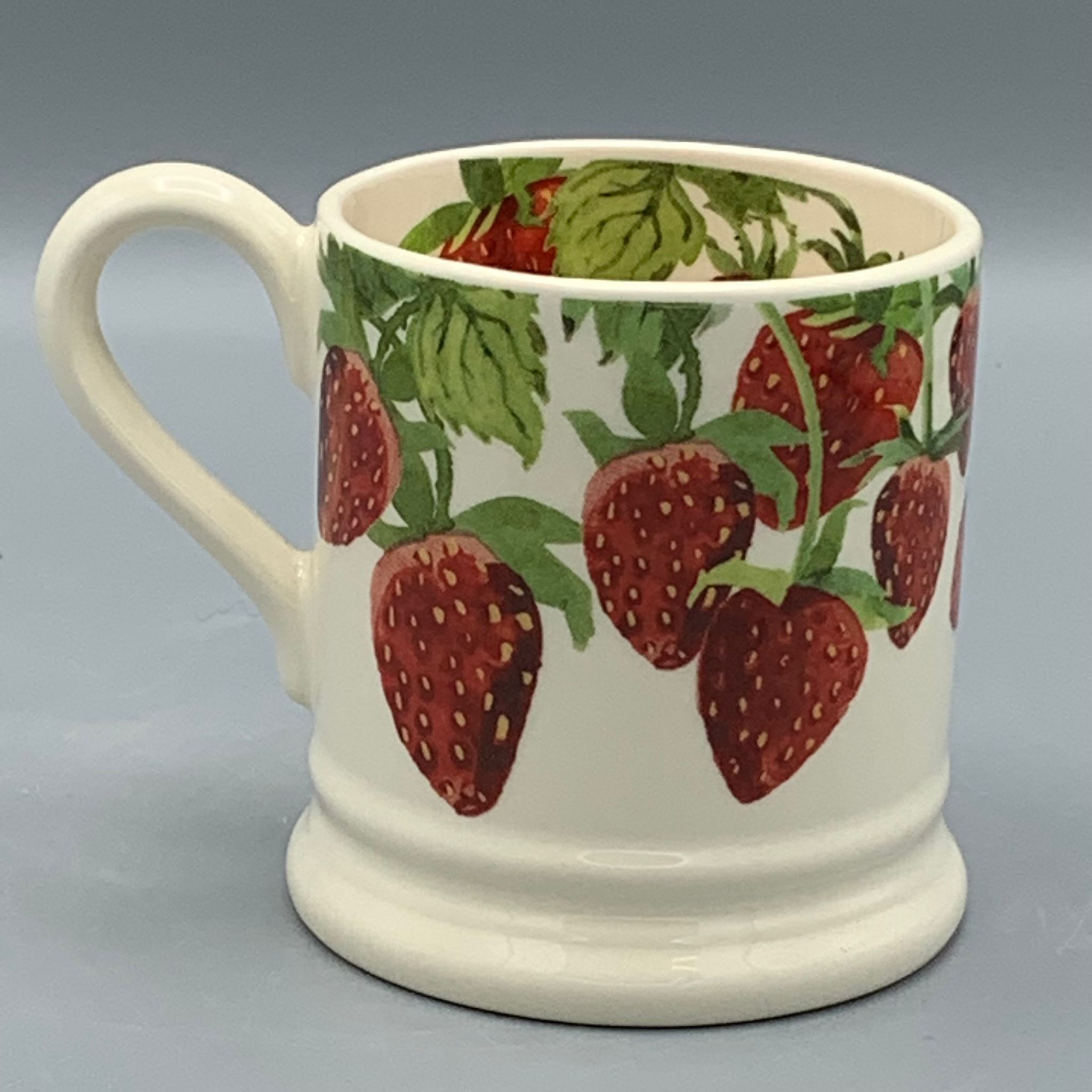 1/2 Pint Mug Strawberries B Keus