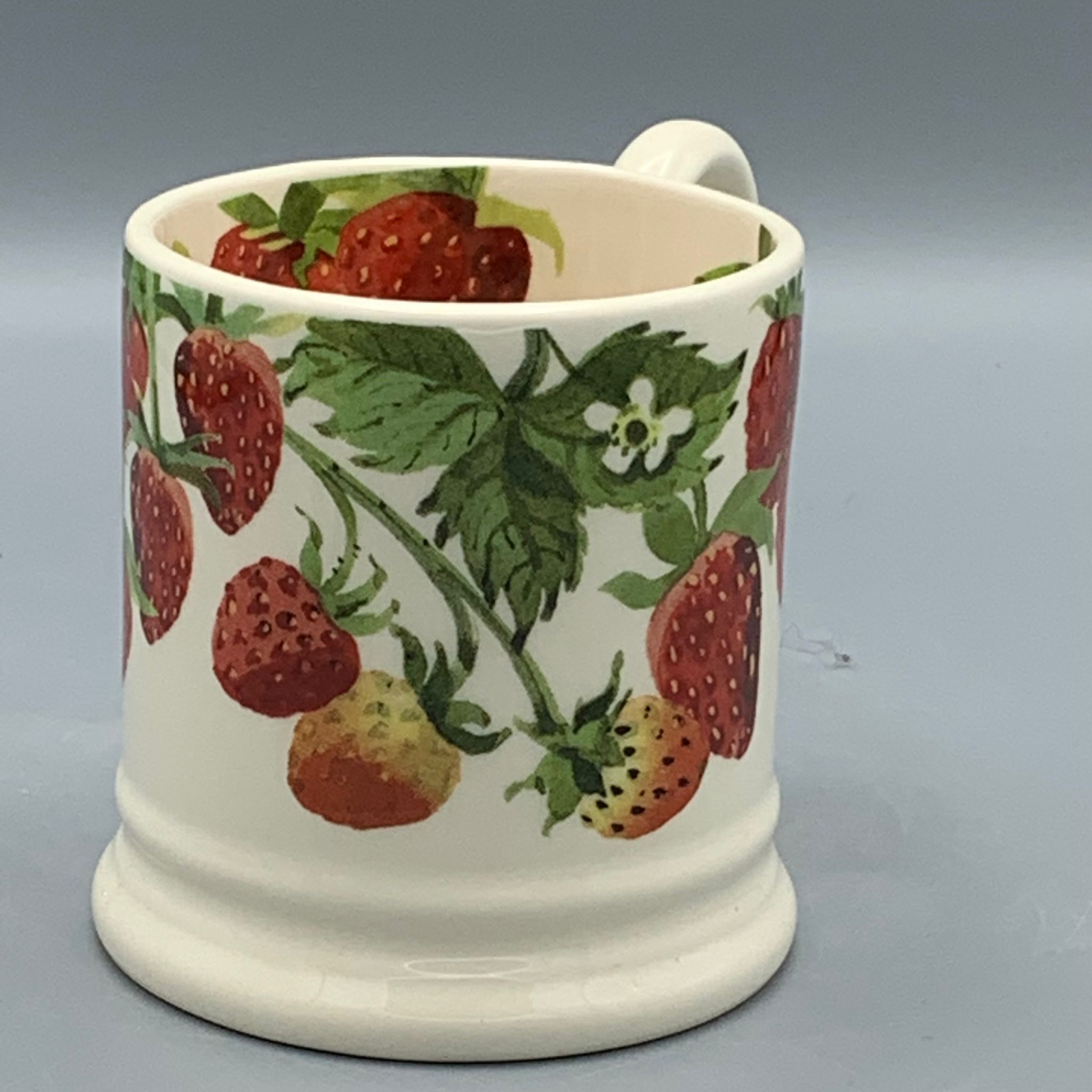 1/2 Pint Mug Strawberries B Keus