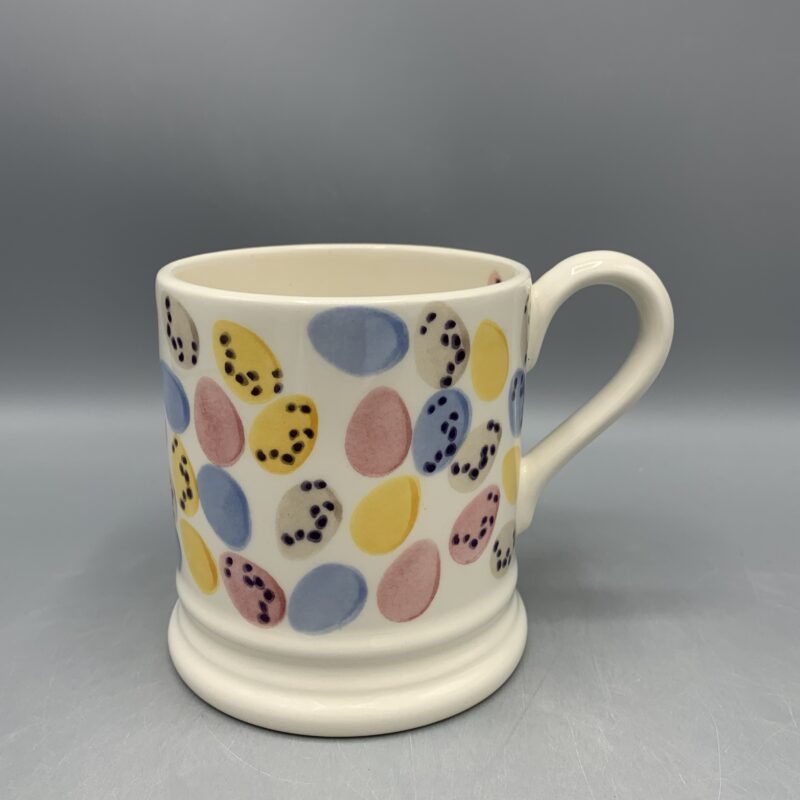 1/2 Pint Mug Mini Eggs