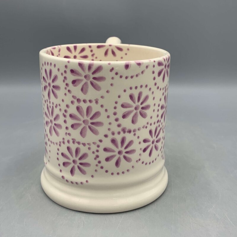 1/2 Pint Mug Plum Daisy Spot