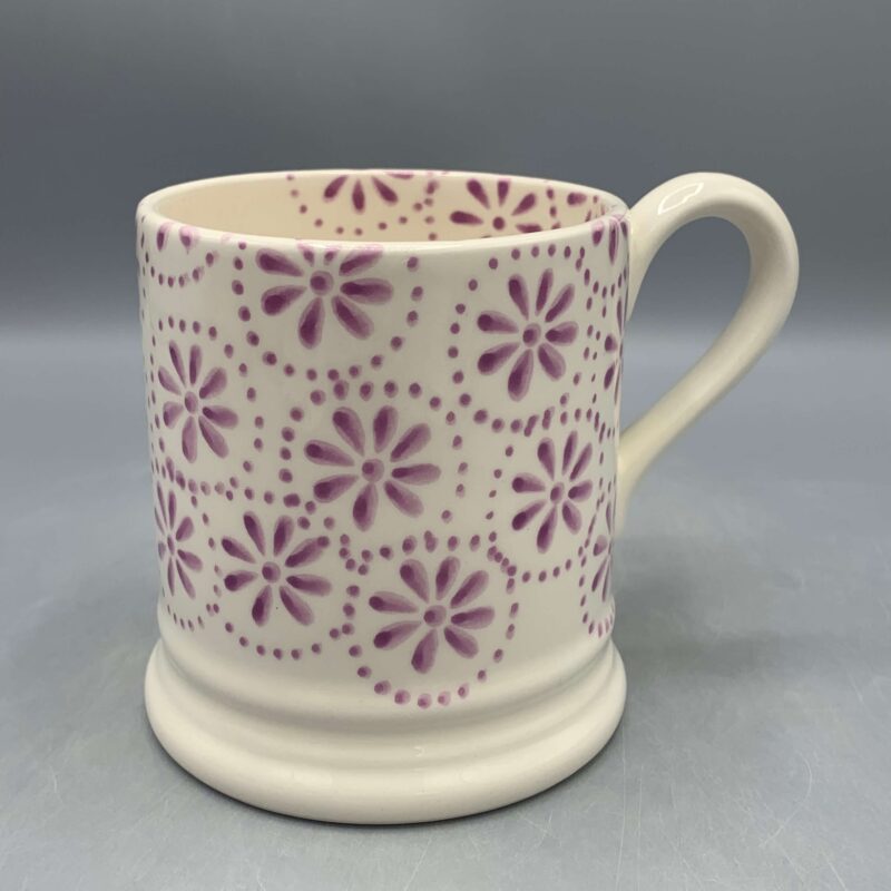 1/2 Pint Mug Plum Daisy Spot