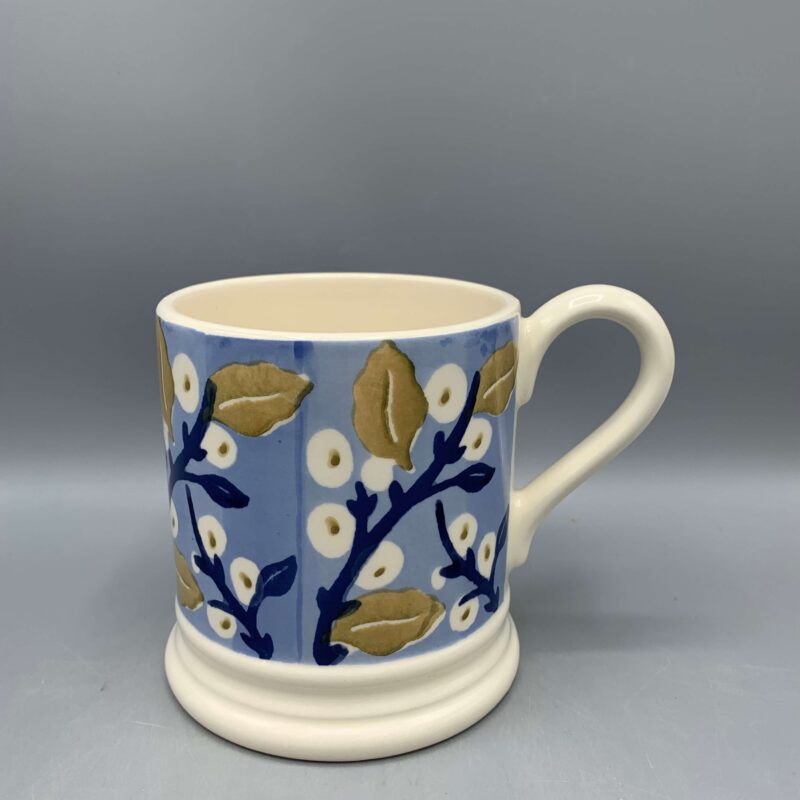 1/2 Pint Mug Snowberry B Choice