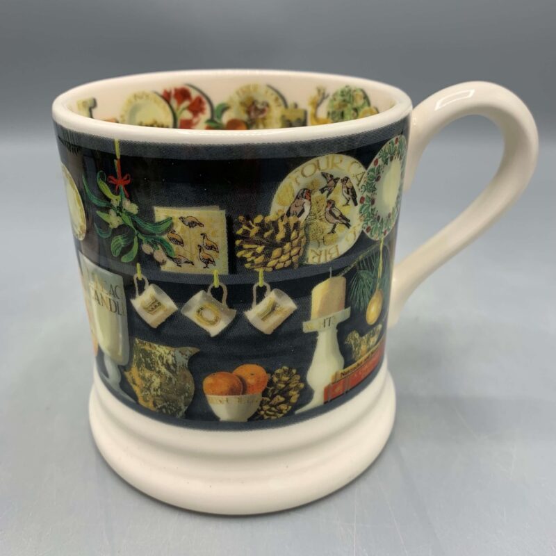 1/2 Pint Mug Christmas Dresser