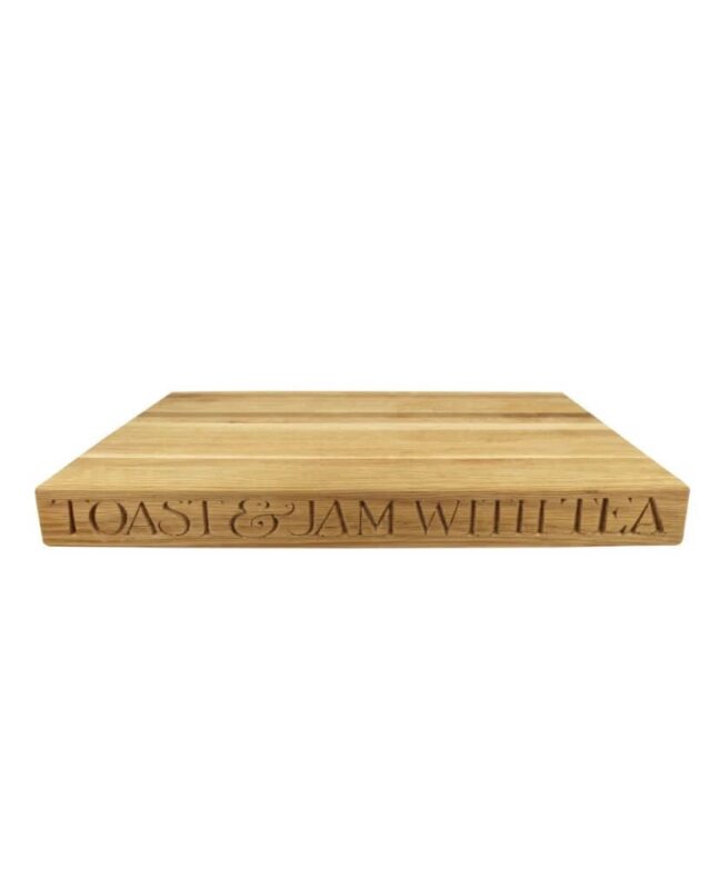 Großes Holzschneidebrett, schwarzer Toast