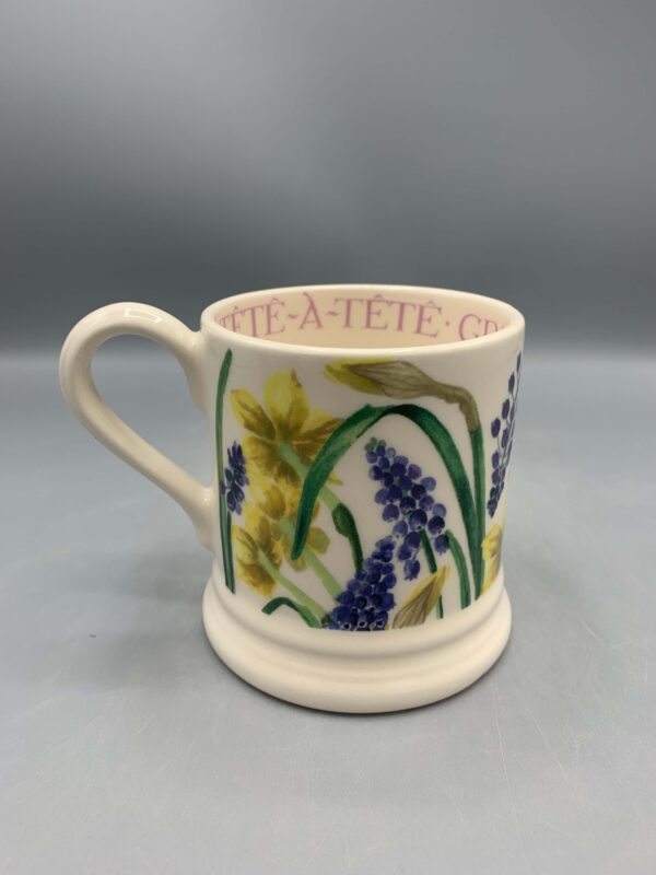 1/2 Pint Mug Tete a Tete &amp; Grape Hyacinth