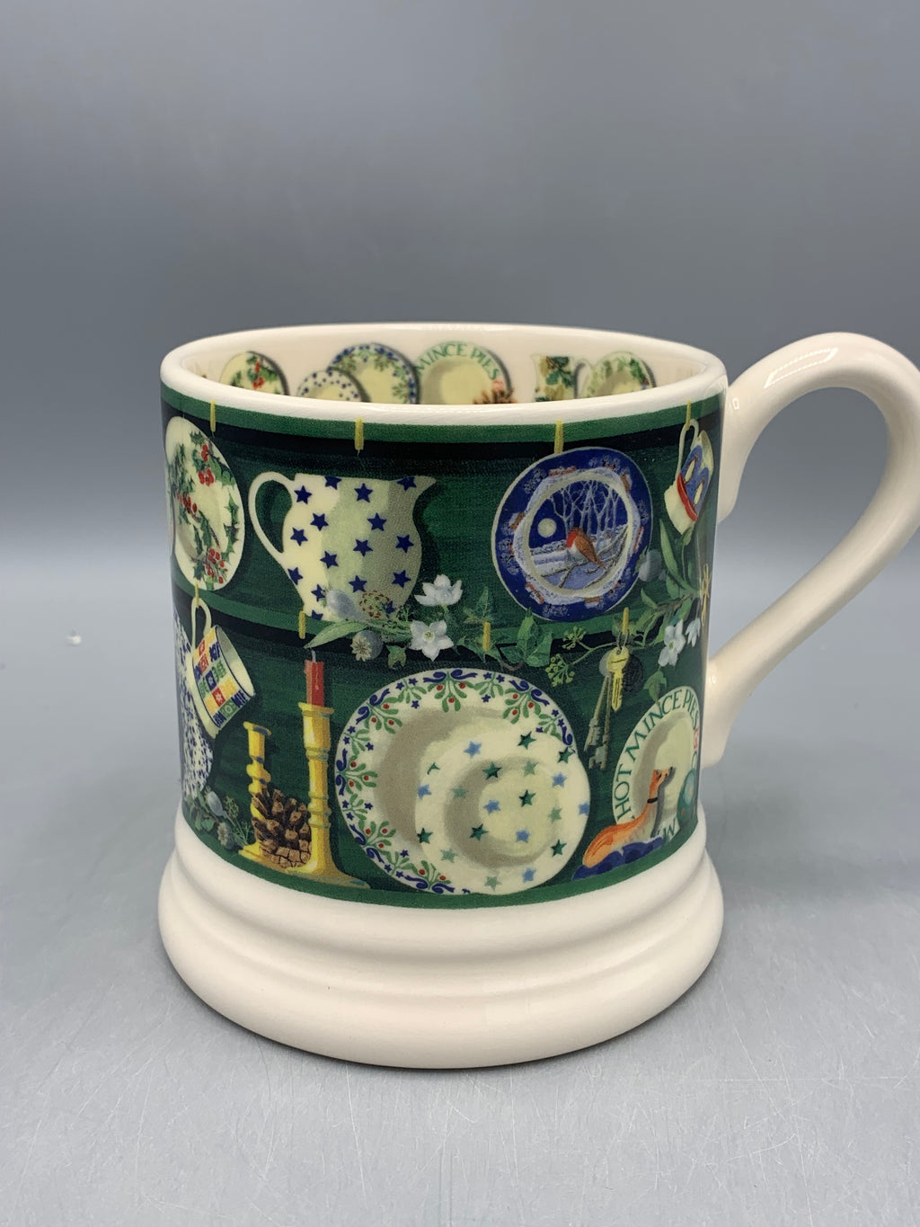 1/2 Pint Mug Green Christmas Dresser