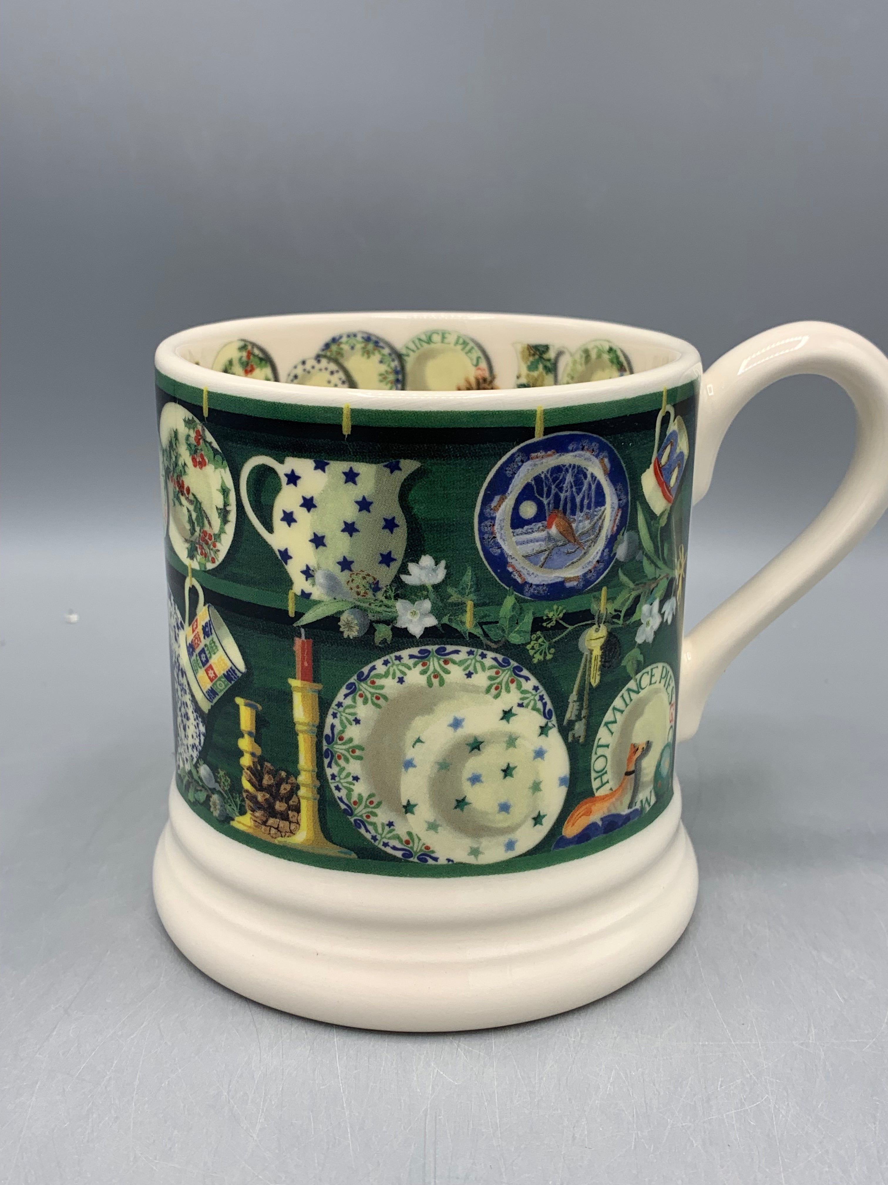 1/2 Pint Mug Green Christmas Dresser