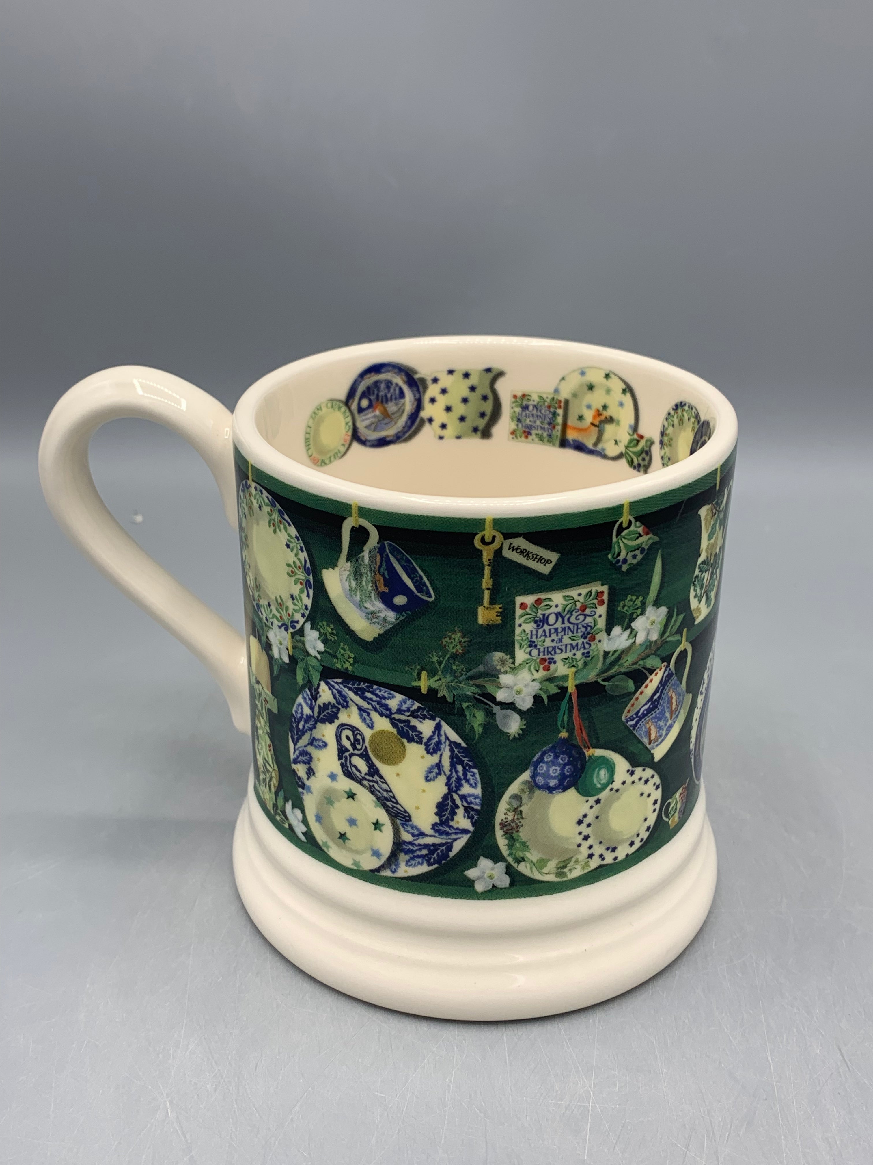 1/2 Pint Mug Green Christmas Dresser