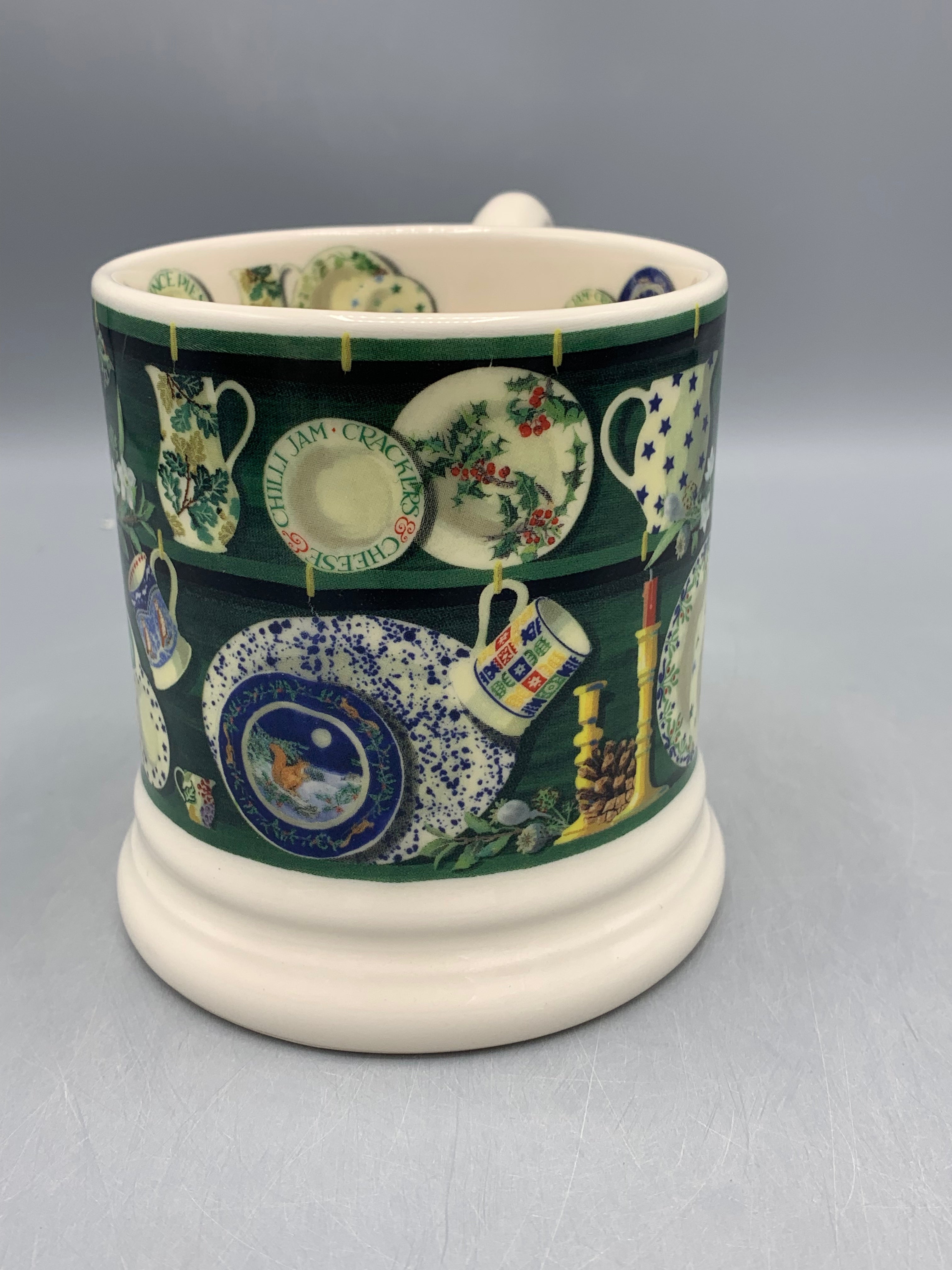 1/2 Pint Mug Green Christmas Dresser