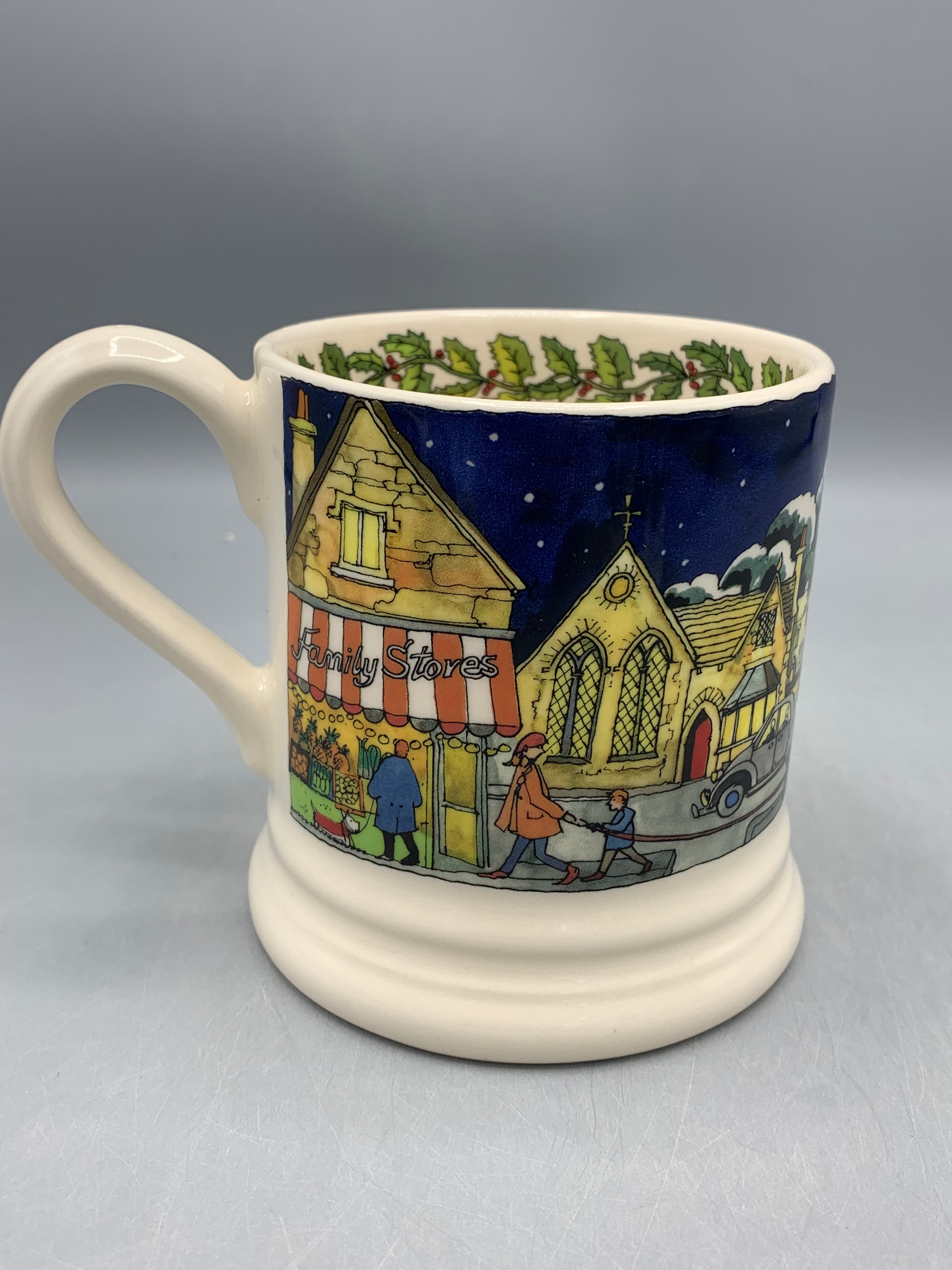 1/2 Pint Mug Green Christmas Town & Country