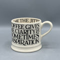 Kleine Tasse schwarzer Toast