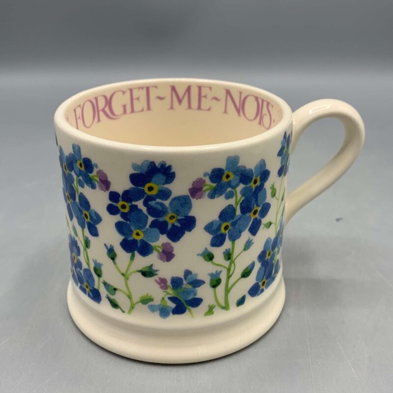 Kleiner Becher Vergissmeinnicht